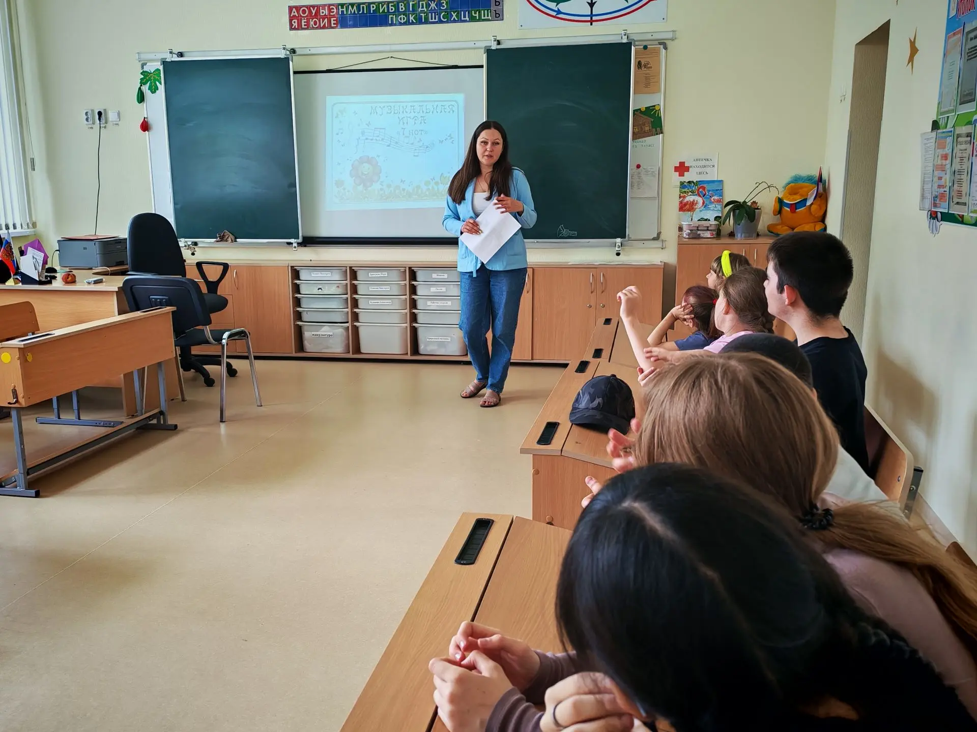 💫🎼Специалисты Дома культуры на базе летнего оздоровительного лагеря «Солнышко» провели музыкальную