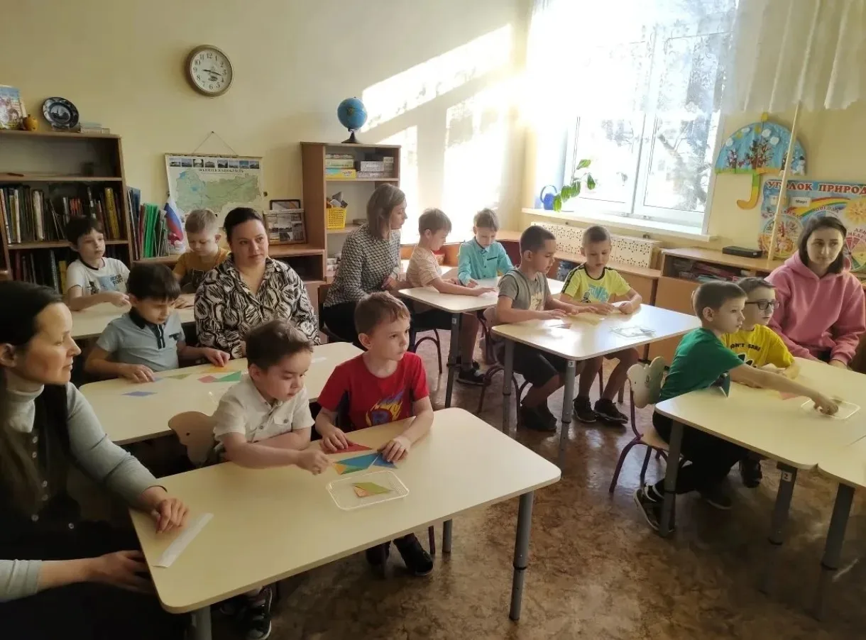 👪 В подготовительной группе «Ромашка» 19 марта прошла детско-родительская игра «Все профессии важны