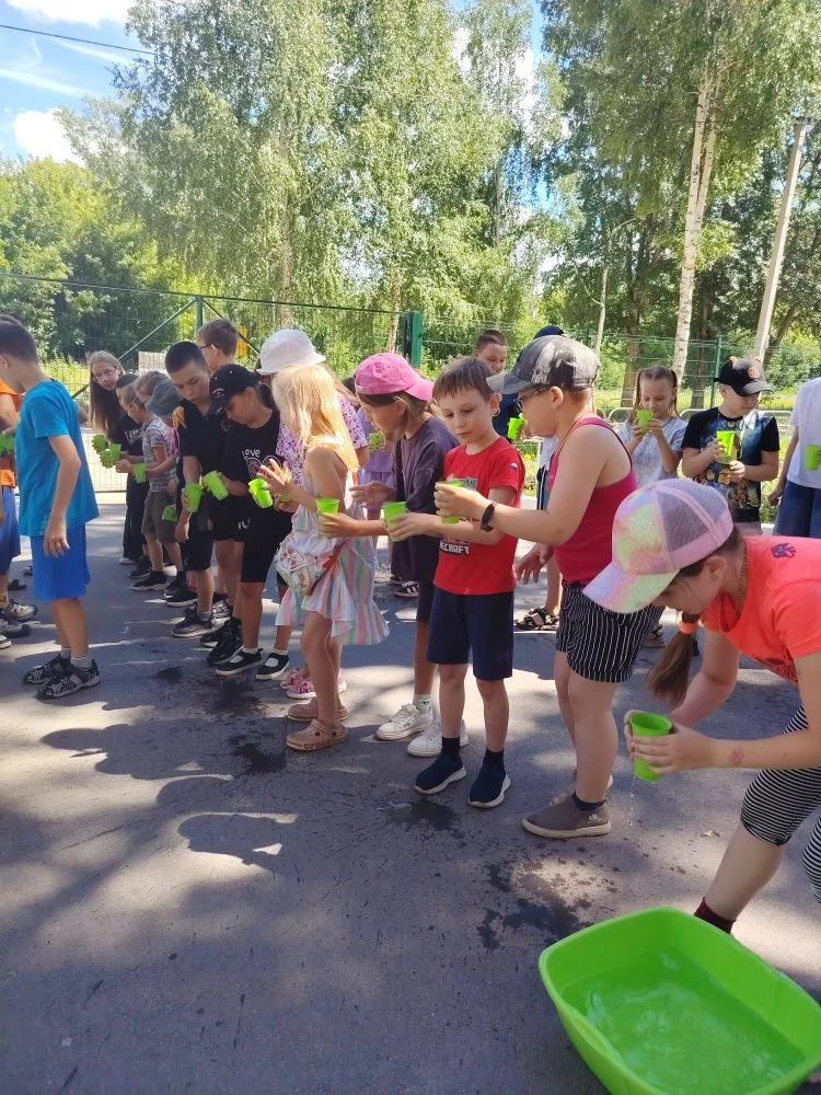 Завершился ещё один интересный день в лагере "Время впечатлений". 
Сегодня ребята побывали в выставо