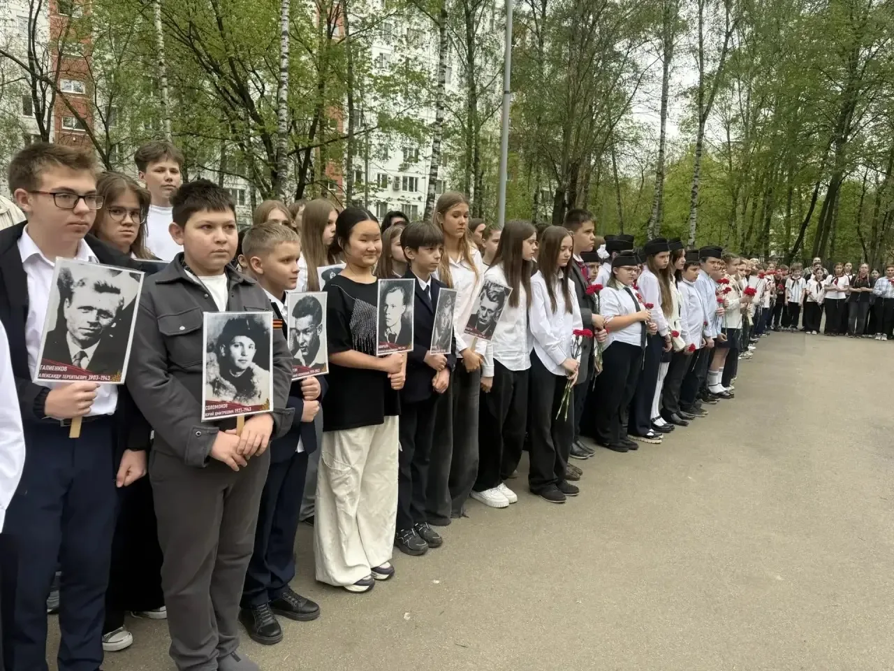КРАСНЫЕ ГВОЗДИКИ                           🌟В преддверии 81-й годовщины Великой Победы, в рамках гор