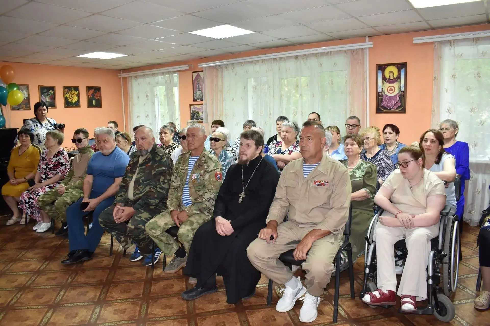 Нам жить и помнить
В преддверии Дня памяти и скорби, специалисты детской библиотеки-филиала № 6 пров