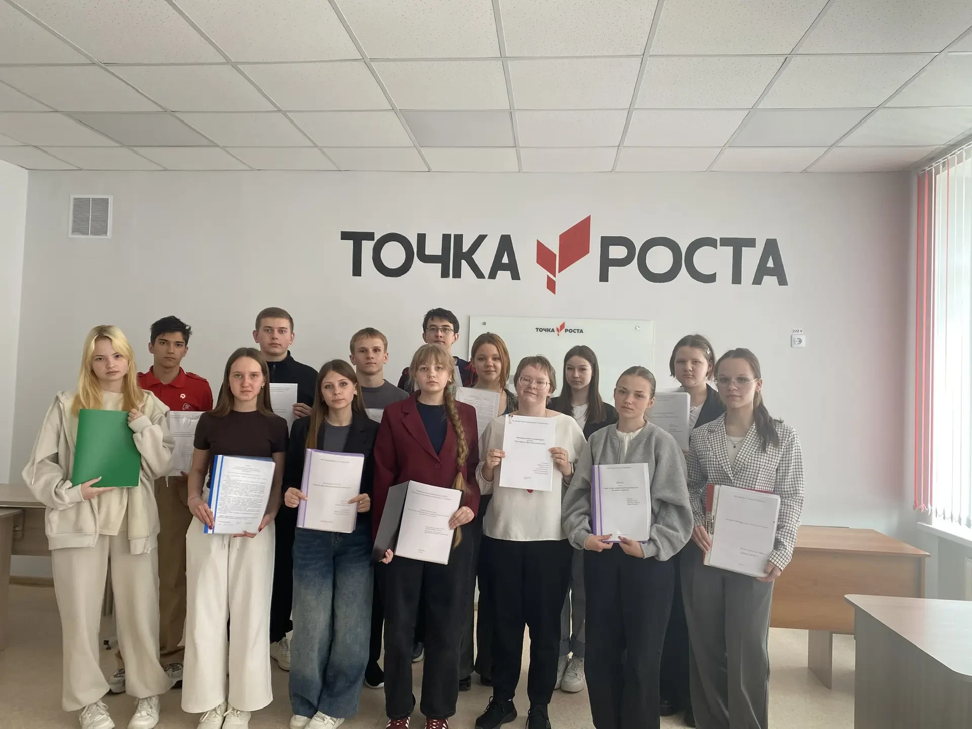 В конце апреля прошла защита учебных проектов у десятиклассников. Темы были выбраны самые разные по 