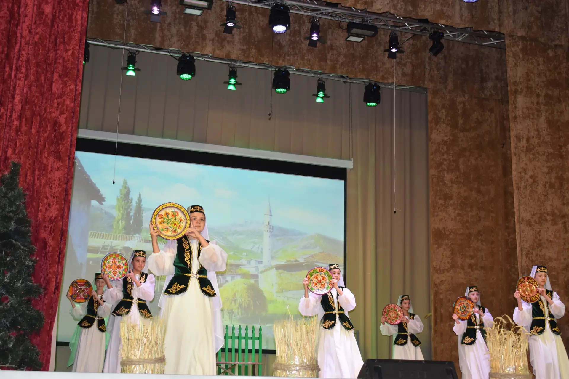 ✨ Открыт набор в крымскотатарский танцевальный коллектив «Кунеш»!