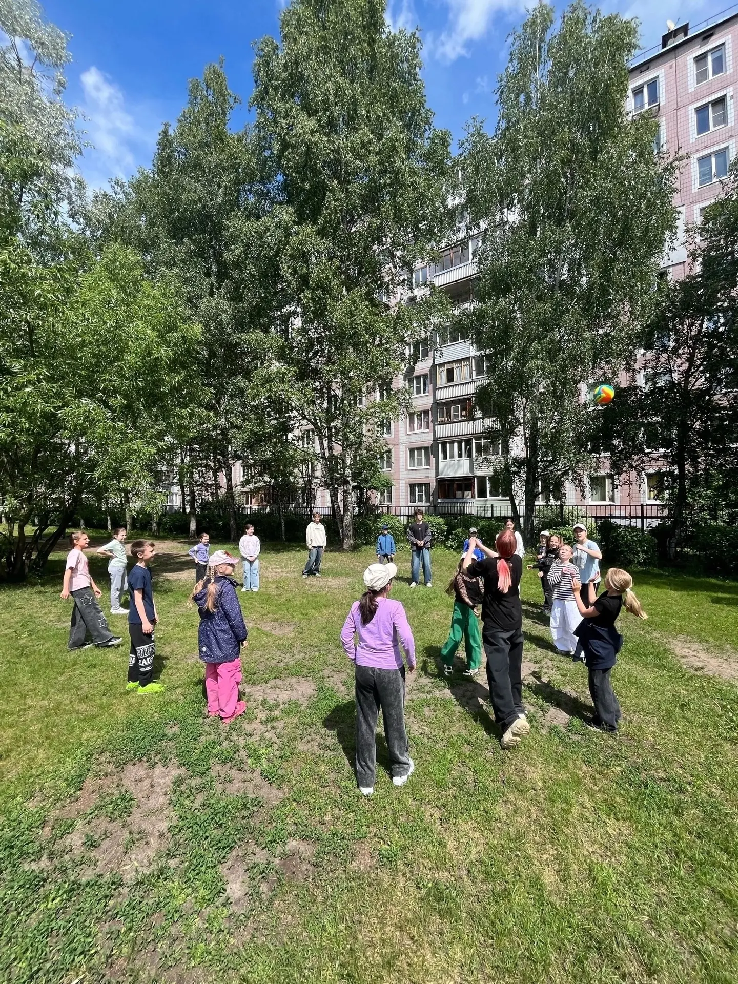 🌟 За плечами уже две насыщенные недели приключений и творчества в нашем лагере «Дружный»!

Ребята о