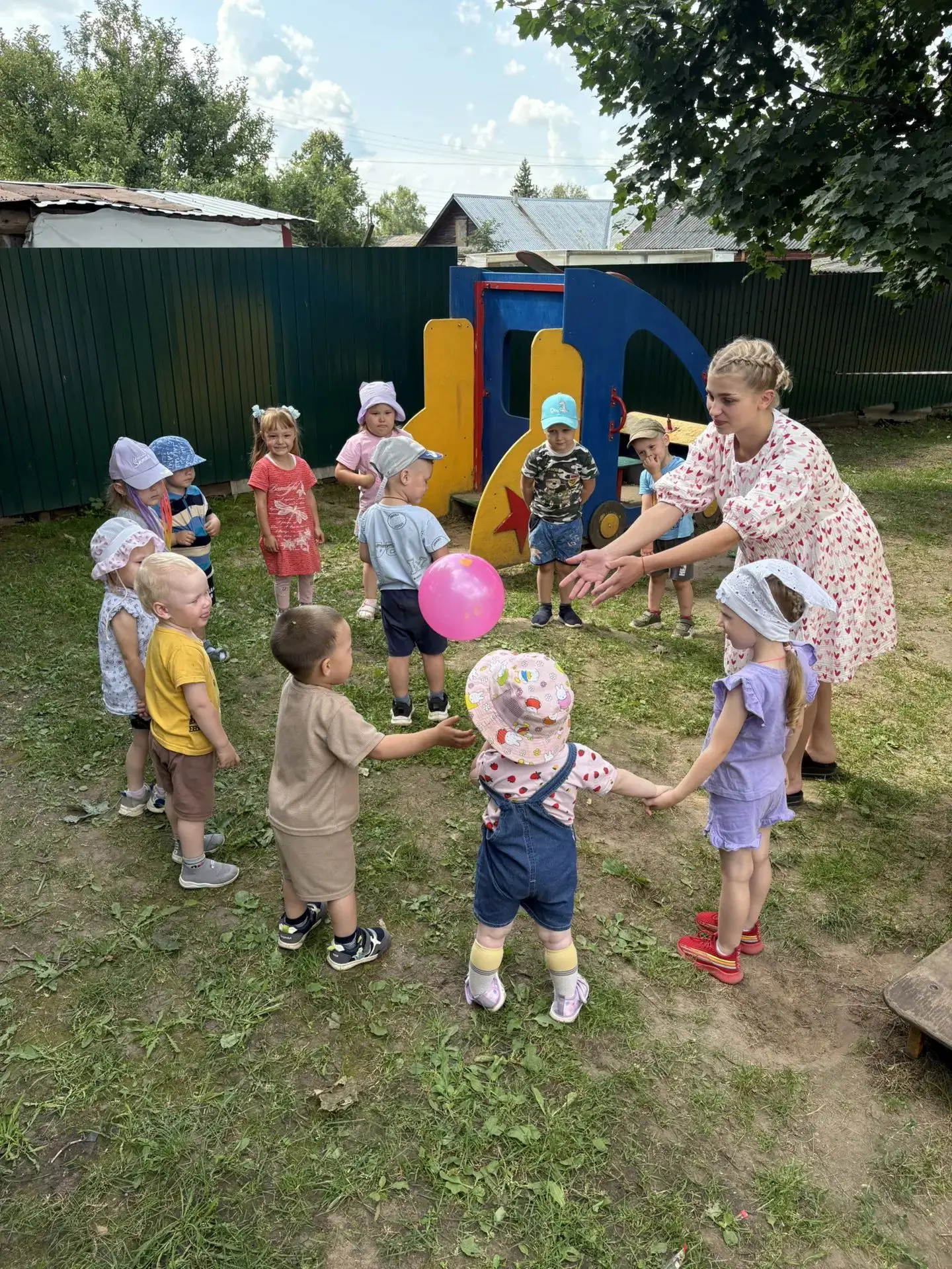 📅30 июля - Международный день дружбы народов.👫
В нашем детском саду ребята  дружные, разных национ