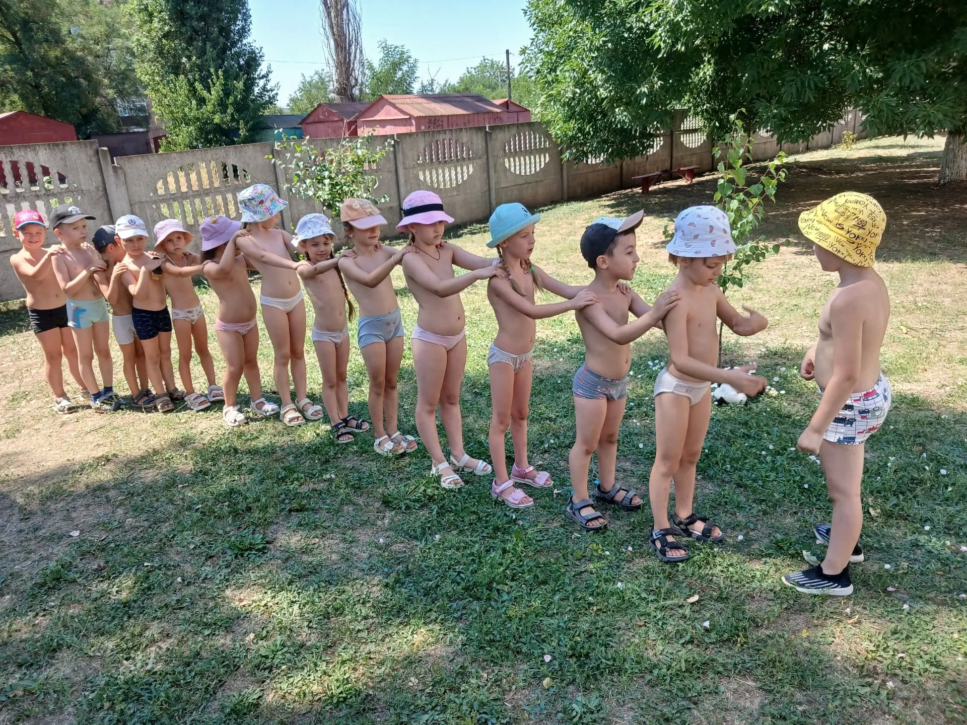 ☀️ Дворовые игры — это не просто весёлое развлечение для детей, а настоящая школа жизни!