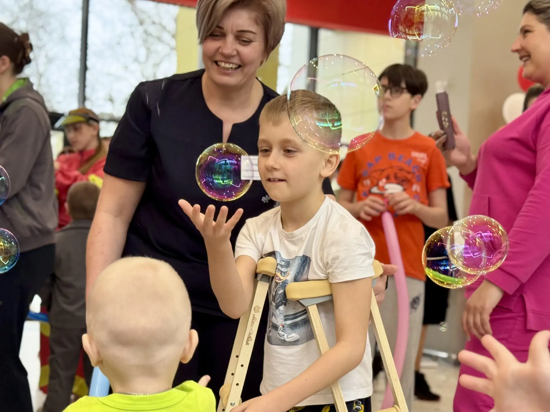 🎈 Сегодня наш Центр наполнился смехом, радостью и настоящим детским счастьем!  Детей встречали любим