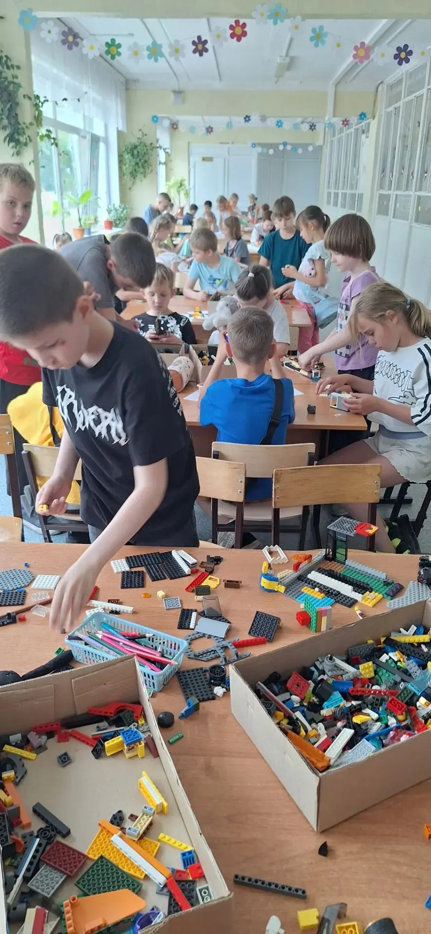 И мальчики, и девочки- все любят конструировать из Лего! Это весело, увлекательно, позитивно и очень