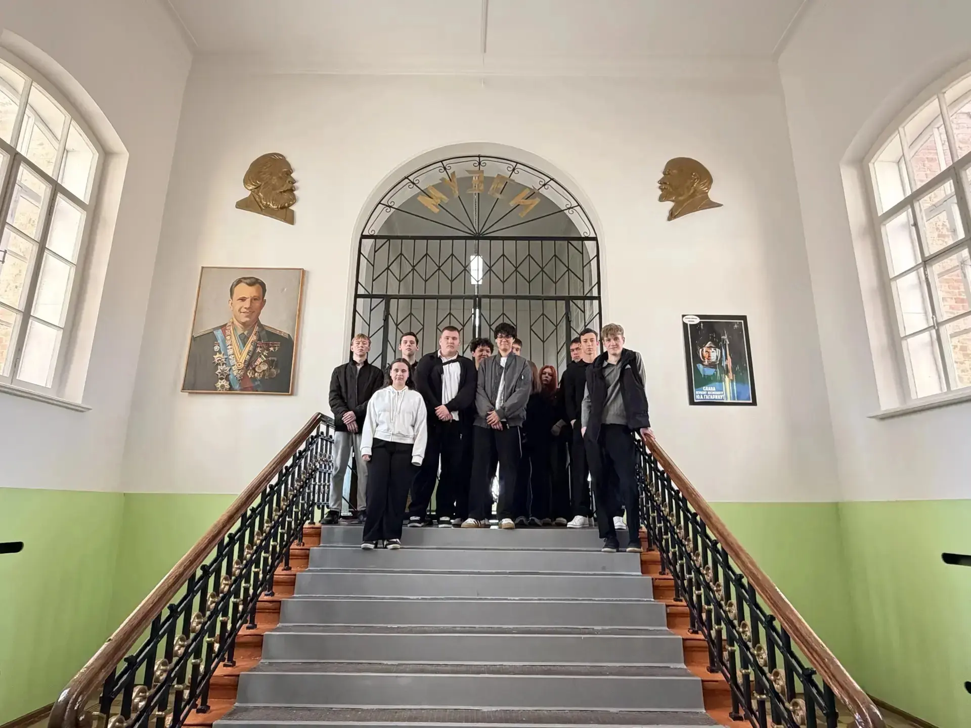 ✈️ Крылья Победы: студенты ОАТК узнали героическую историю оренбургских летчиков  Оренбургское летно