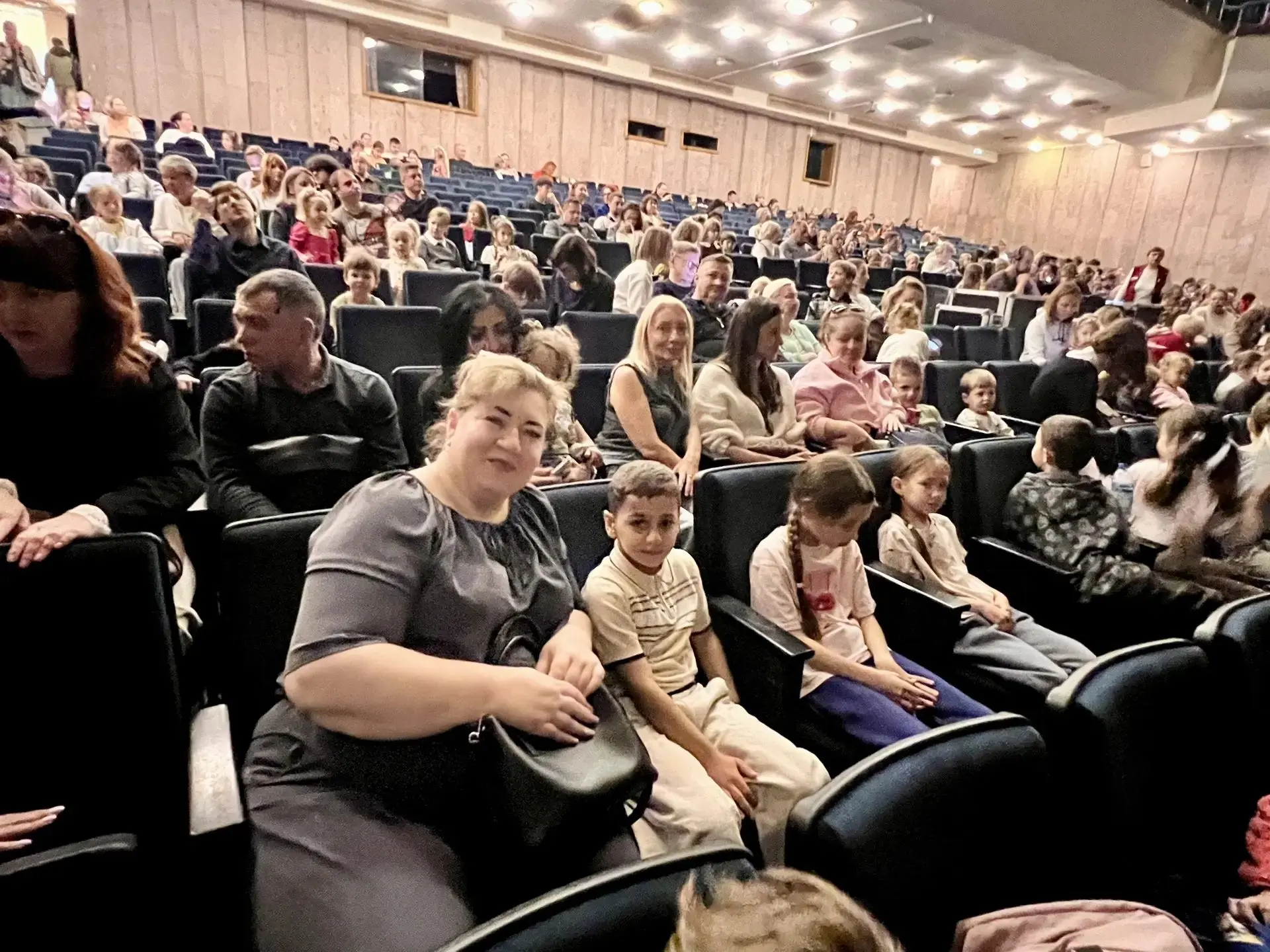 4 октября во Дворце культуры состоялся показ «Золушки» — музыкальной сказки, которая зн...