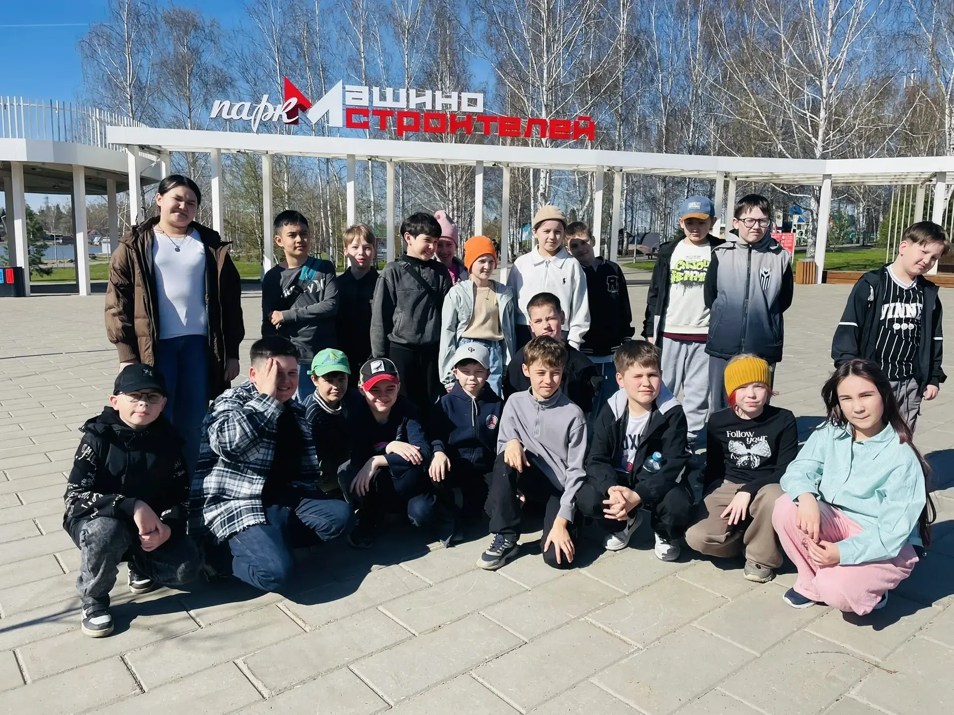 📢 Экскурсия на арматурный завод в г. Благовещенск!  Сегодня наши ученики 4б и 4д классов отправились