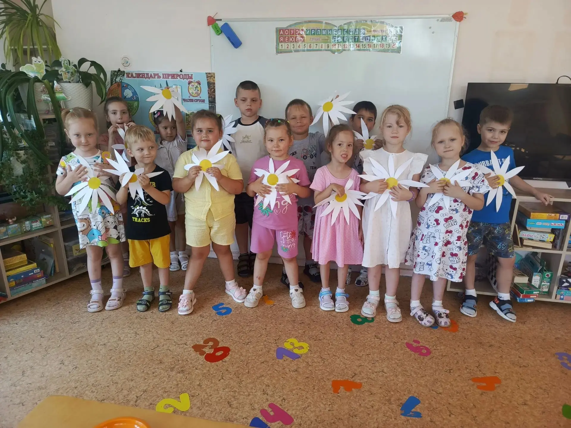 В самом сердце лета, 8 июля, Россия отмечает один из самых тёплых и душевных праздников — День семьи