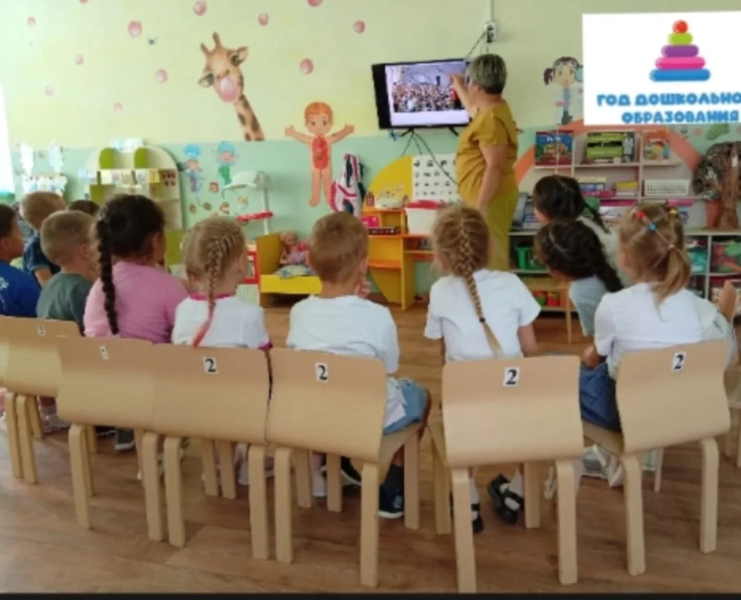В группе  "Светлячки" минутой  молчания 🙏 и зажжением свечей️ прошло памятное мероприя...