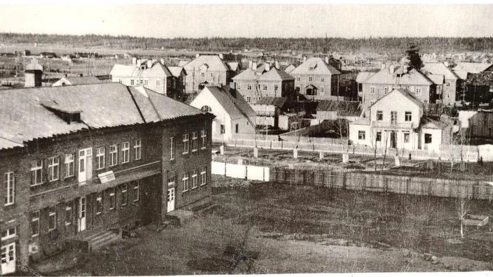 📷 Кондопога, начало 1950-х годов  
Вид на улицу Советов

Архивный снимок из фонда музея школы №1. Ф