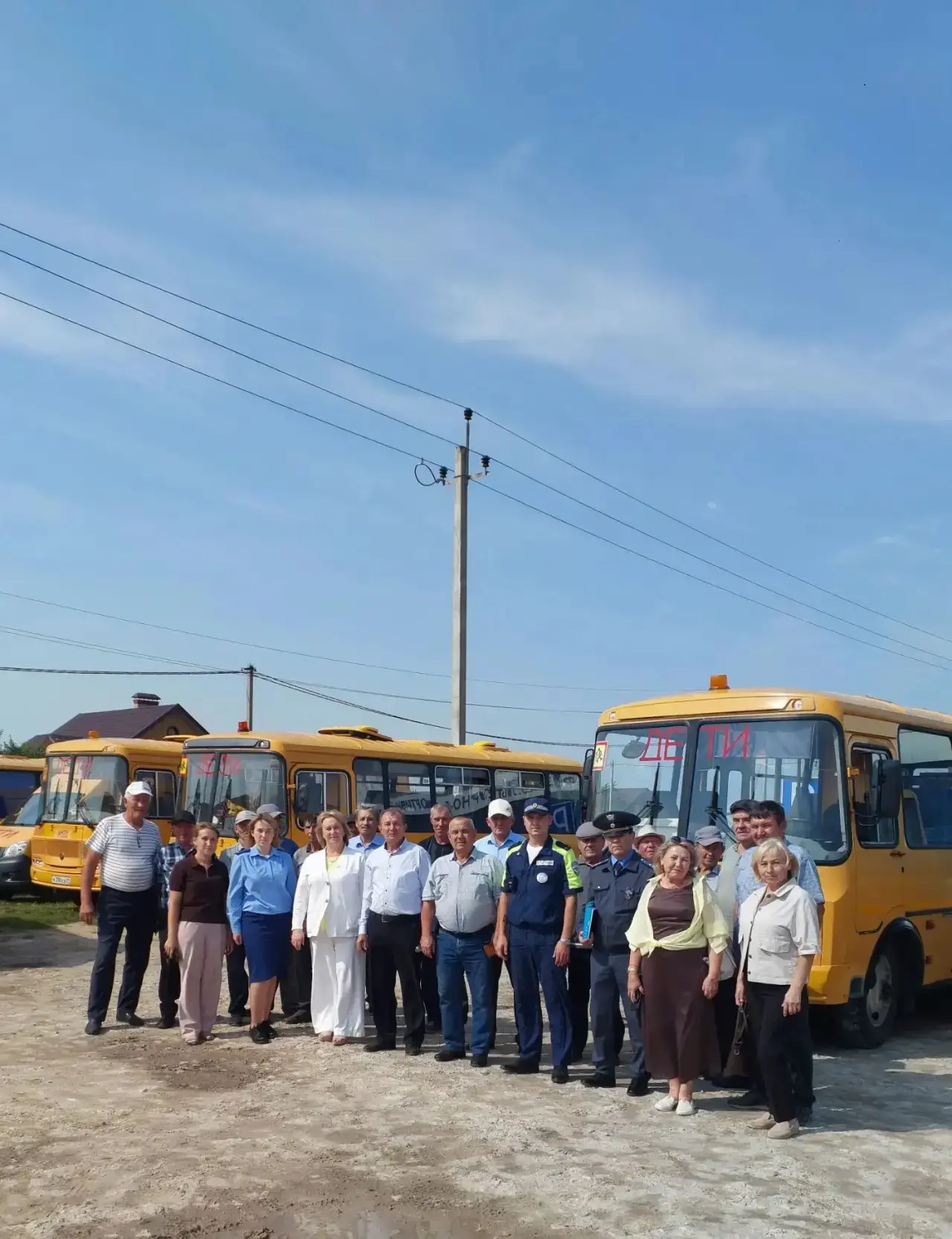 Школьные автобусы Комсомольского округа прошли проверку перед новым учебным годом.