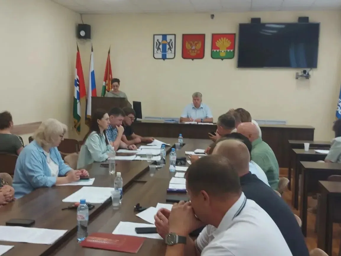 16 июня председатель Совета депутатов Коченевского района Владимир Головченко провел публичные слуша