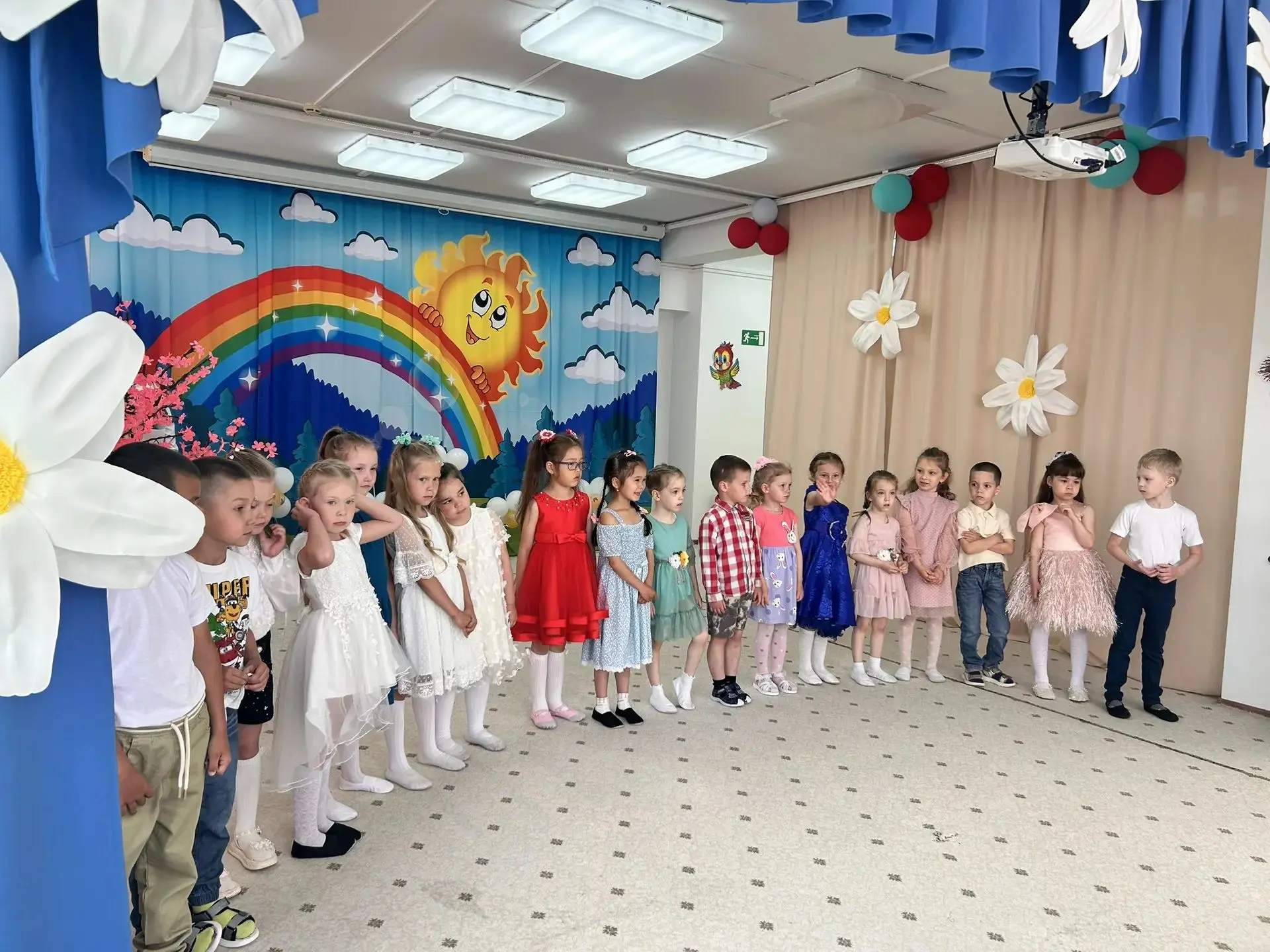 Вчера в нашем саду был по-настоящему тёплый, шумный и невероятно трогательный день! Мы ...