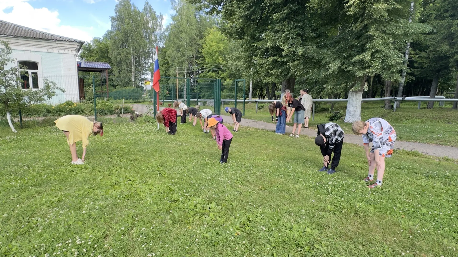 🇷🇺 День 19: Строим «Будущее России» в лагере «Созвездие единства»! 🇷🇺

Сегодня наш день был посв