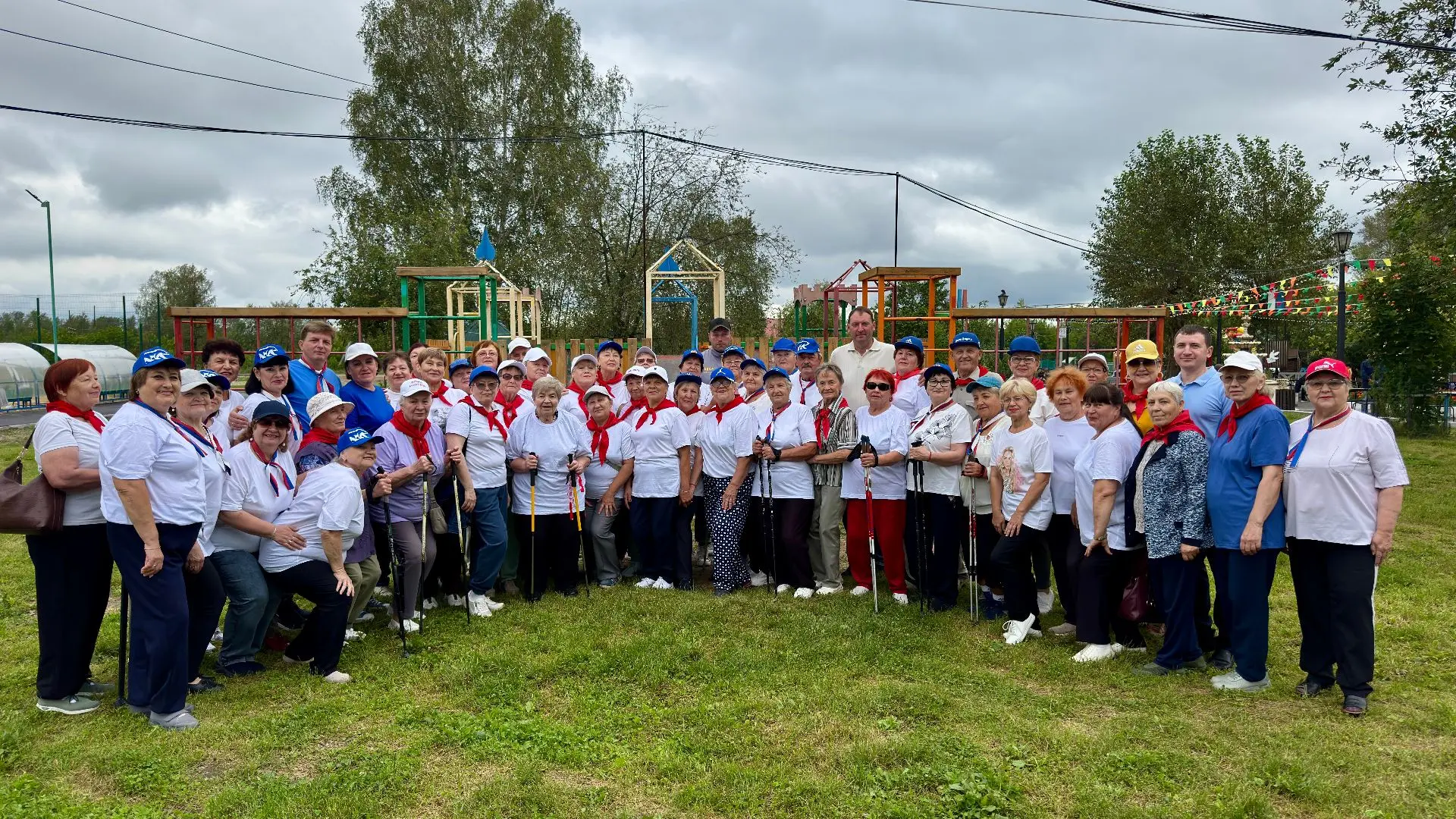«Скандинавская тропа» в Тавде: в городском парке открыли новый маршрут для спорта и отдыха