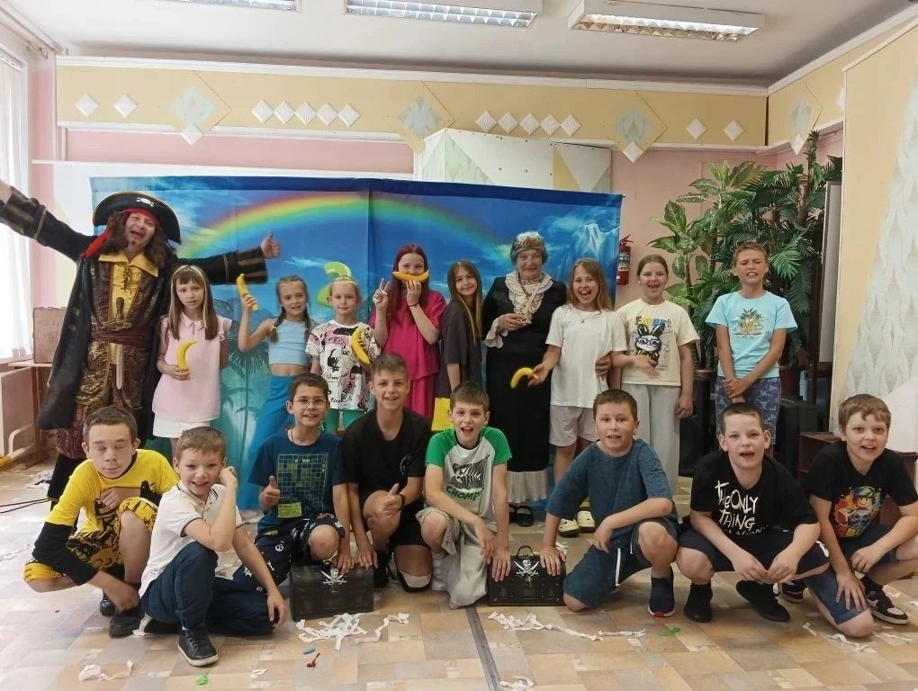 Сегодня, 9 июня, наш пришкольный  лагерь "Огонёк" взорвался яркими эмоциями! У нас только что отгрем