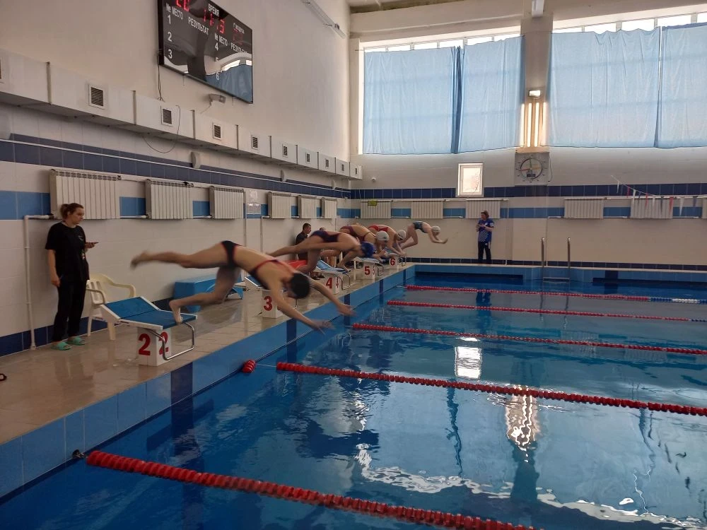 🏊‍Наши лицеисты – настоящие акулы бассейна! 🦈  Вчера в бассейне Данкова кипели настоящие страсти! 🔥 