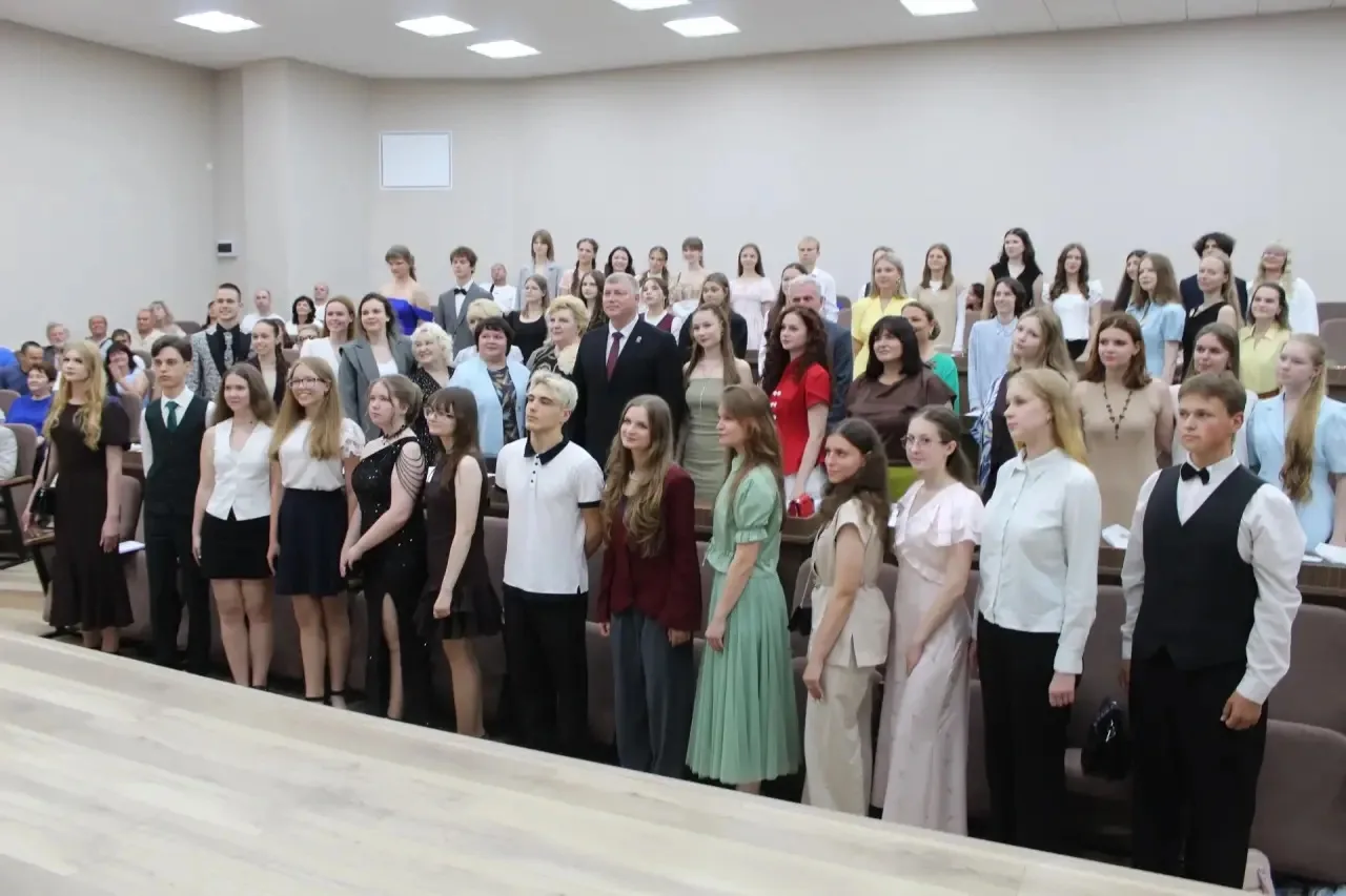 🎉 Отличные новости из Дзержинского муниципального округа! 🎉
Сегодня в здании администрации состоял