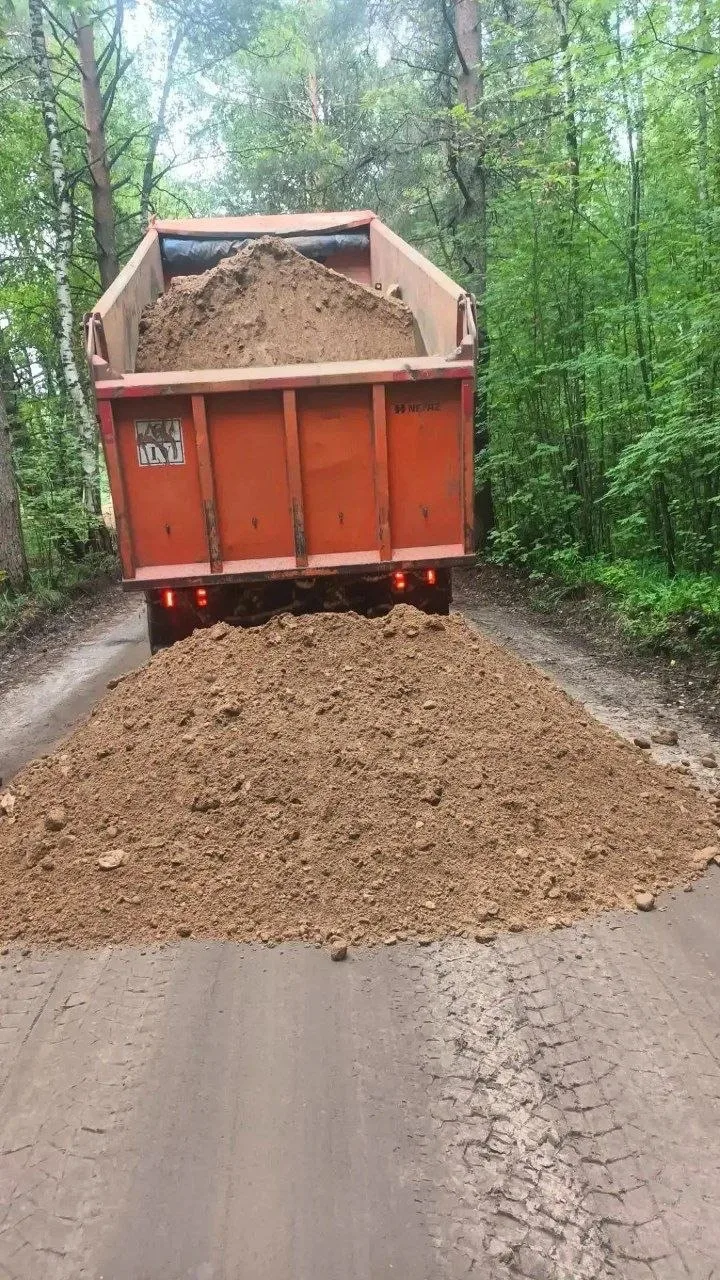 Обновляем грунтовые дороги: работы выполнены уже на 70%! 🚜🛣️