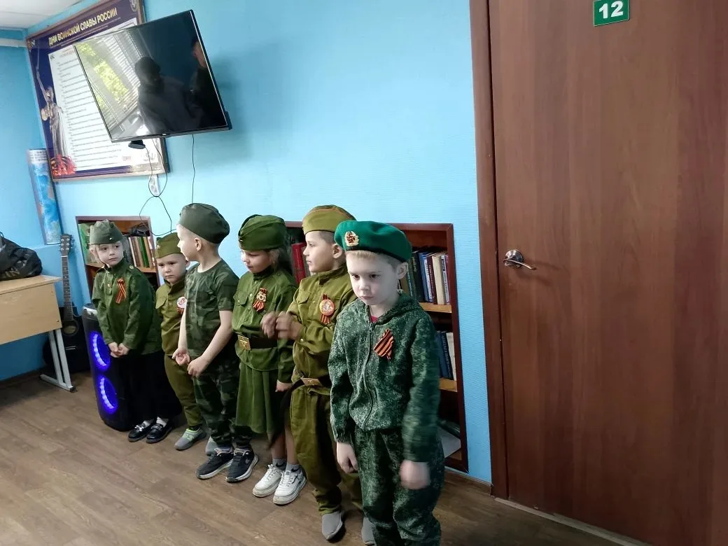 Сегодня был особенный день!!! Наши воспитанники побывали в гостях у самых смелых людей ...