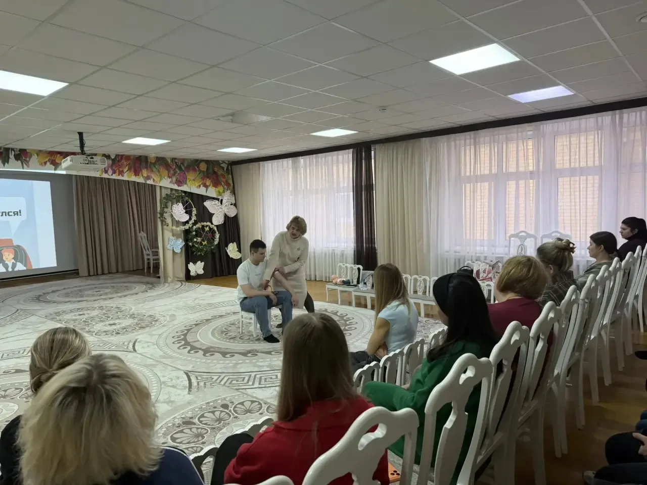 «Уроки безопасности».  В детском саду состоялась встреча сотрудников Госавтоинспекции и Областной бо