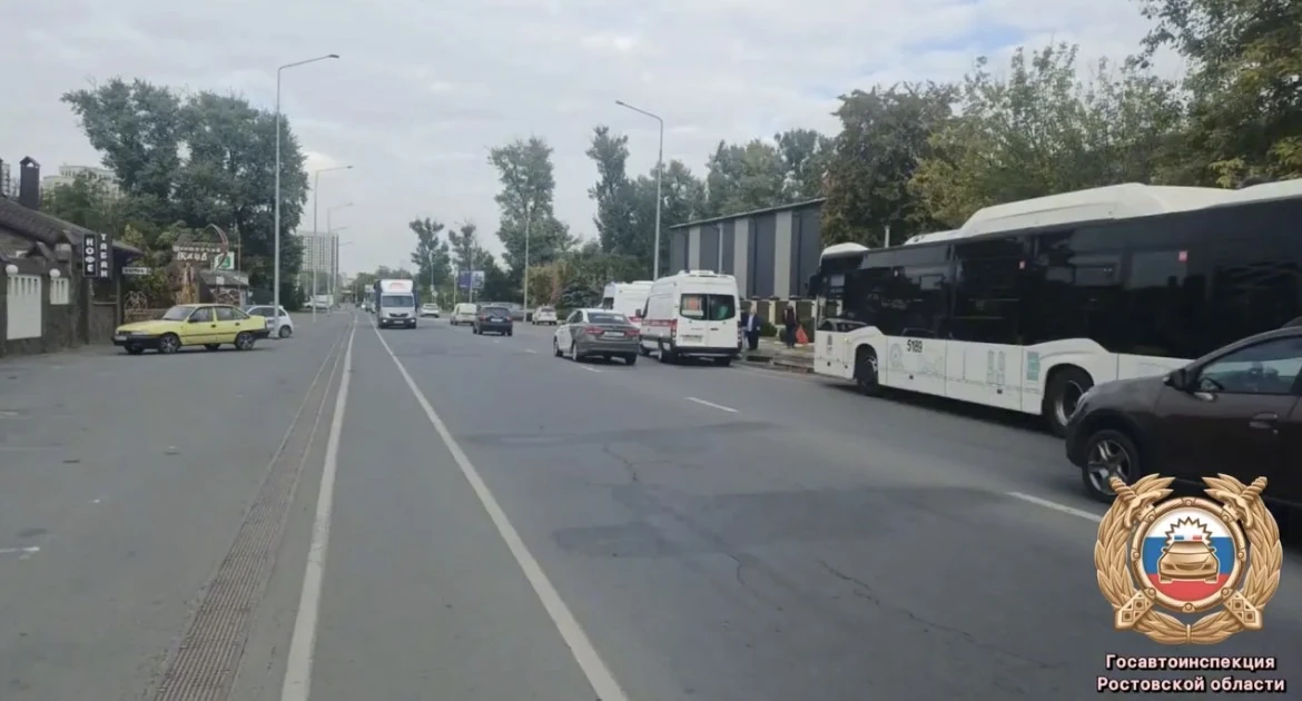 🚍В ростовском автобусе при резком торможении пострадали ребёнок и пожилой пассажир
