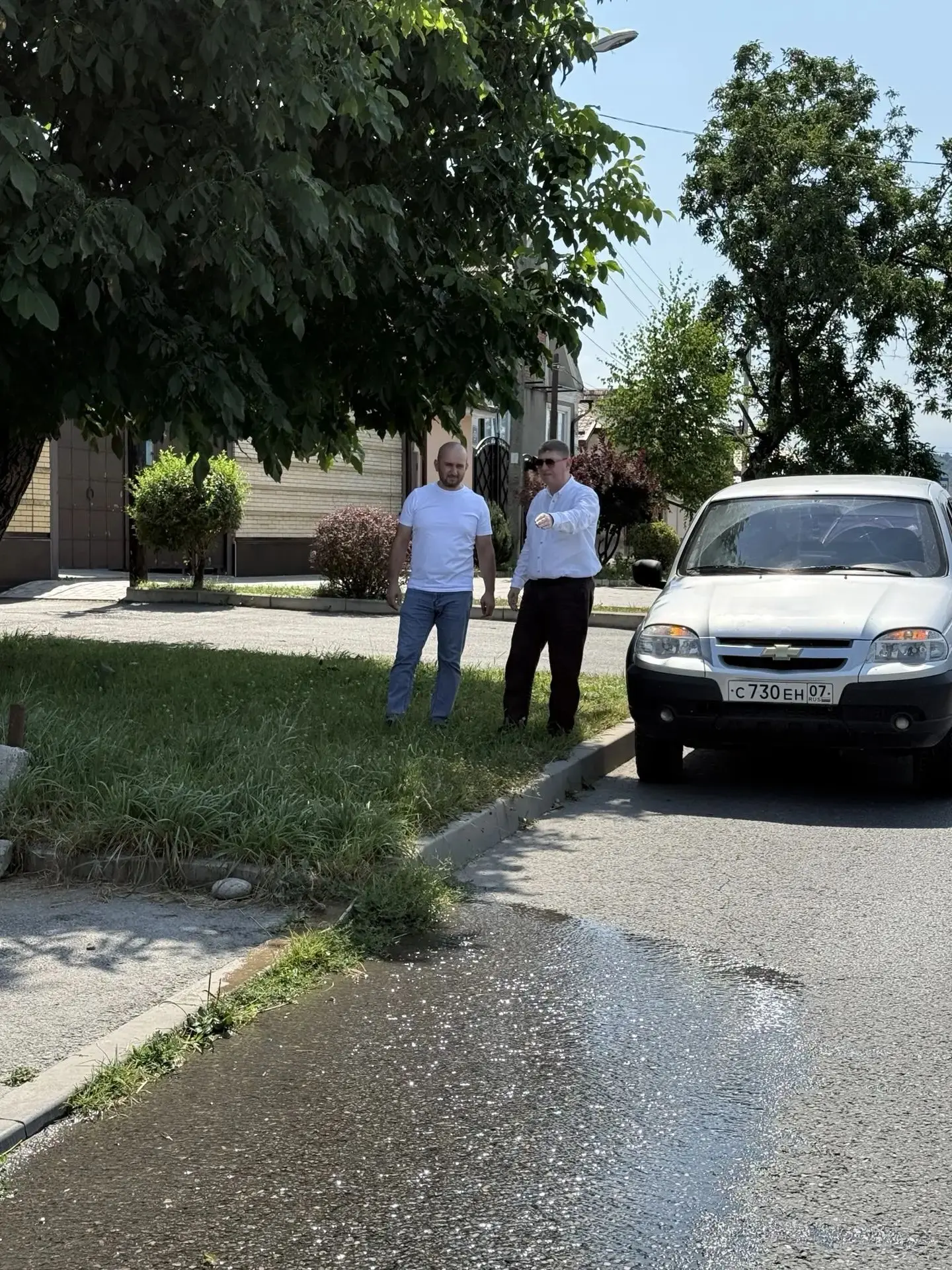 Сегодня провёл объезд территории Вольного Аула — проверил санитарное состояние, пообщал...