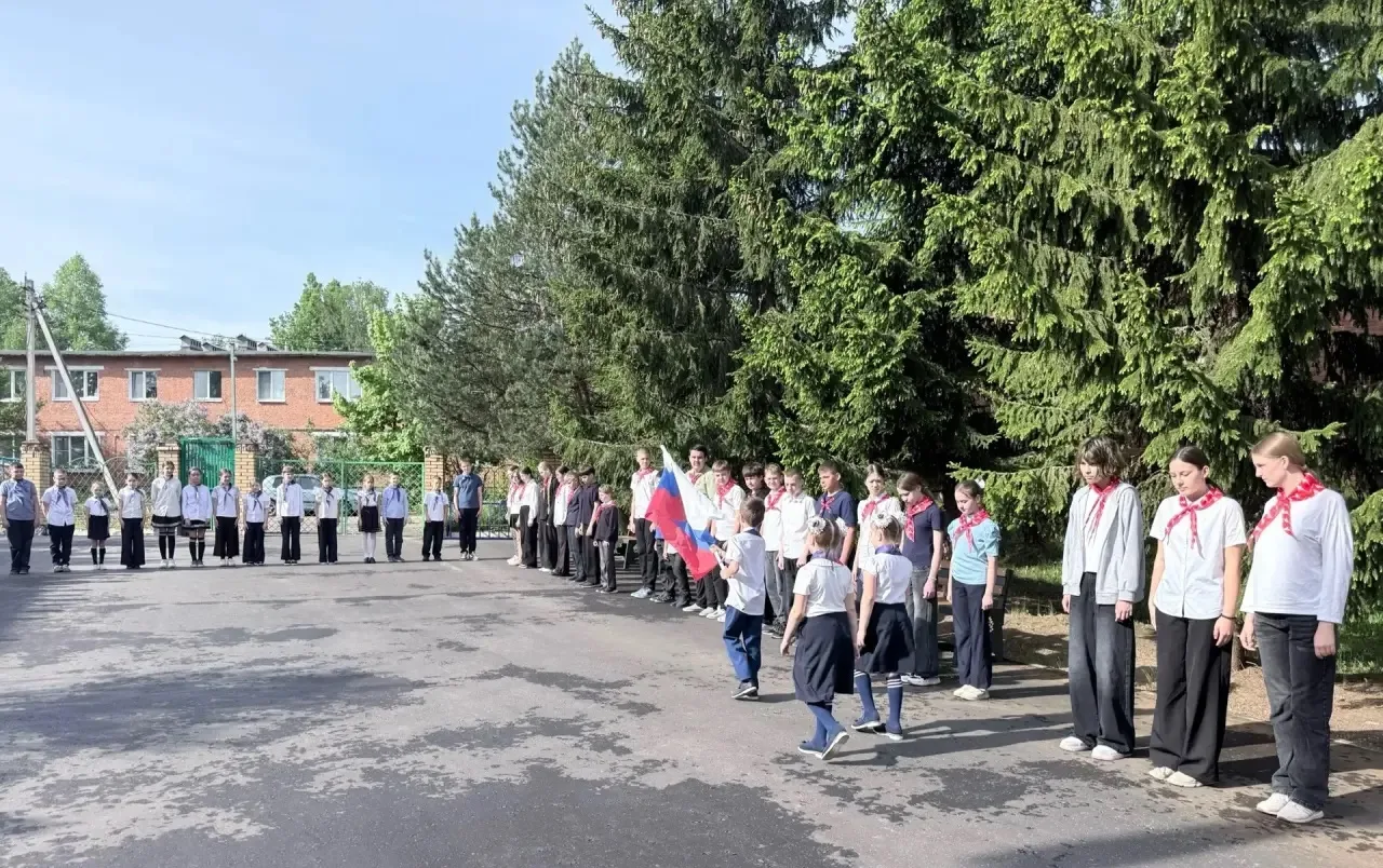 🇷🇺 18 мая в нашей школе прошли занятия из цикла «Разговоры о важном» ✨  Тема встречи — «Ценности, ко