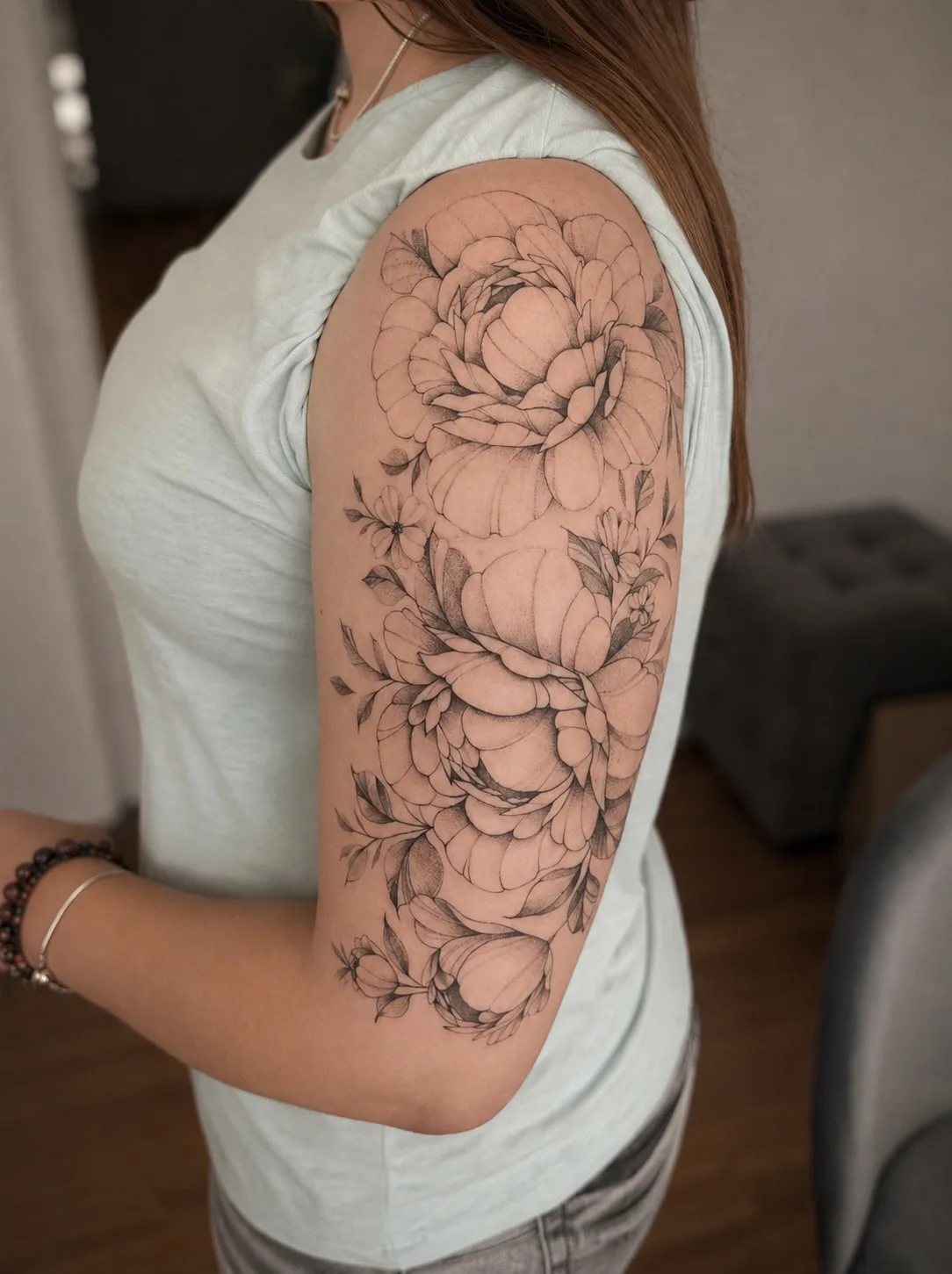 Цветочные мотивы 🖤🩶🤍

Записаться на сеанс:
 в л/с сообщества ✨