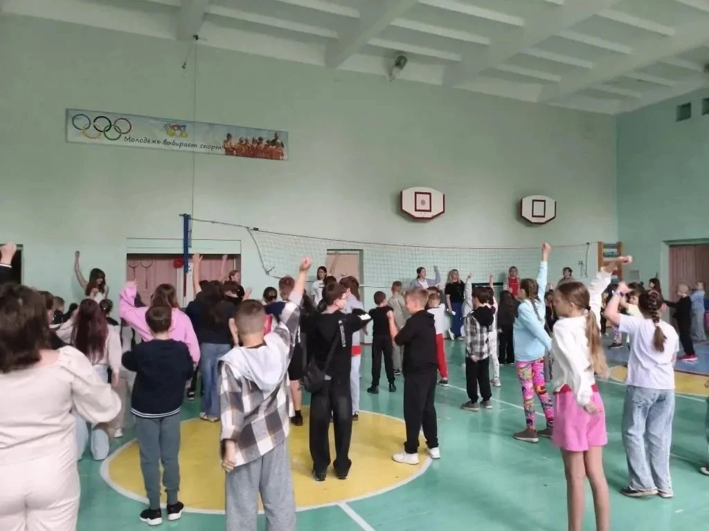 В ДОЛ "Солнышко" прошел очередной яркий день! А все потому, что начали мы его с бодрой ...