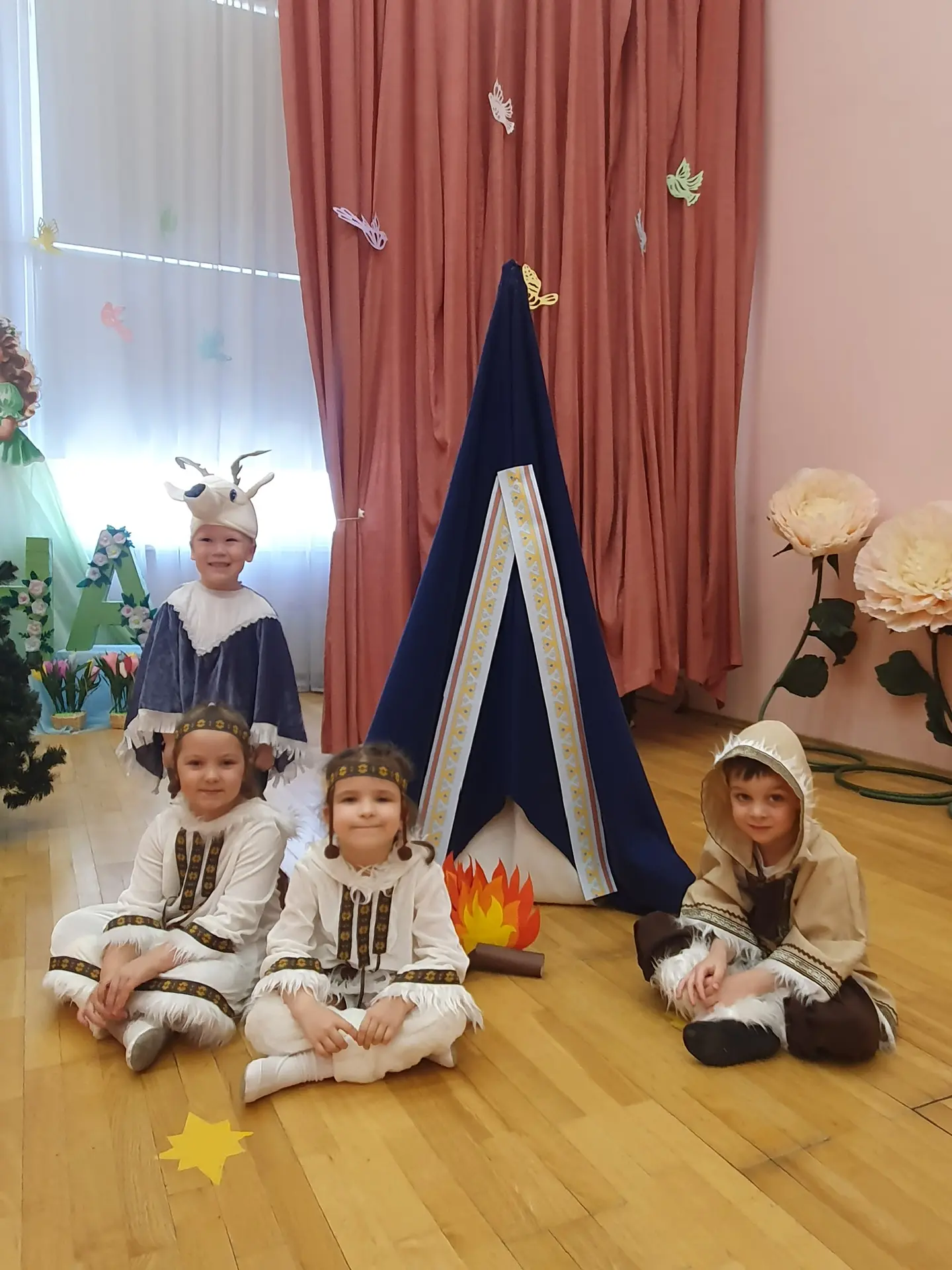 🎭 Театр — это таинство, сказка и волшебство, целый удивительный мир.  🌟 Ребята из средней группы «Со