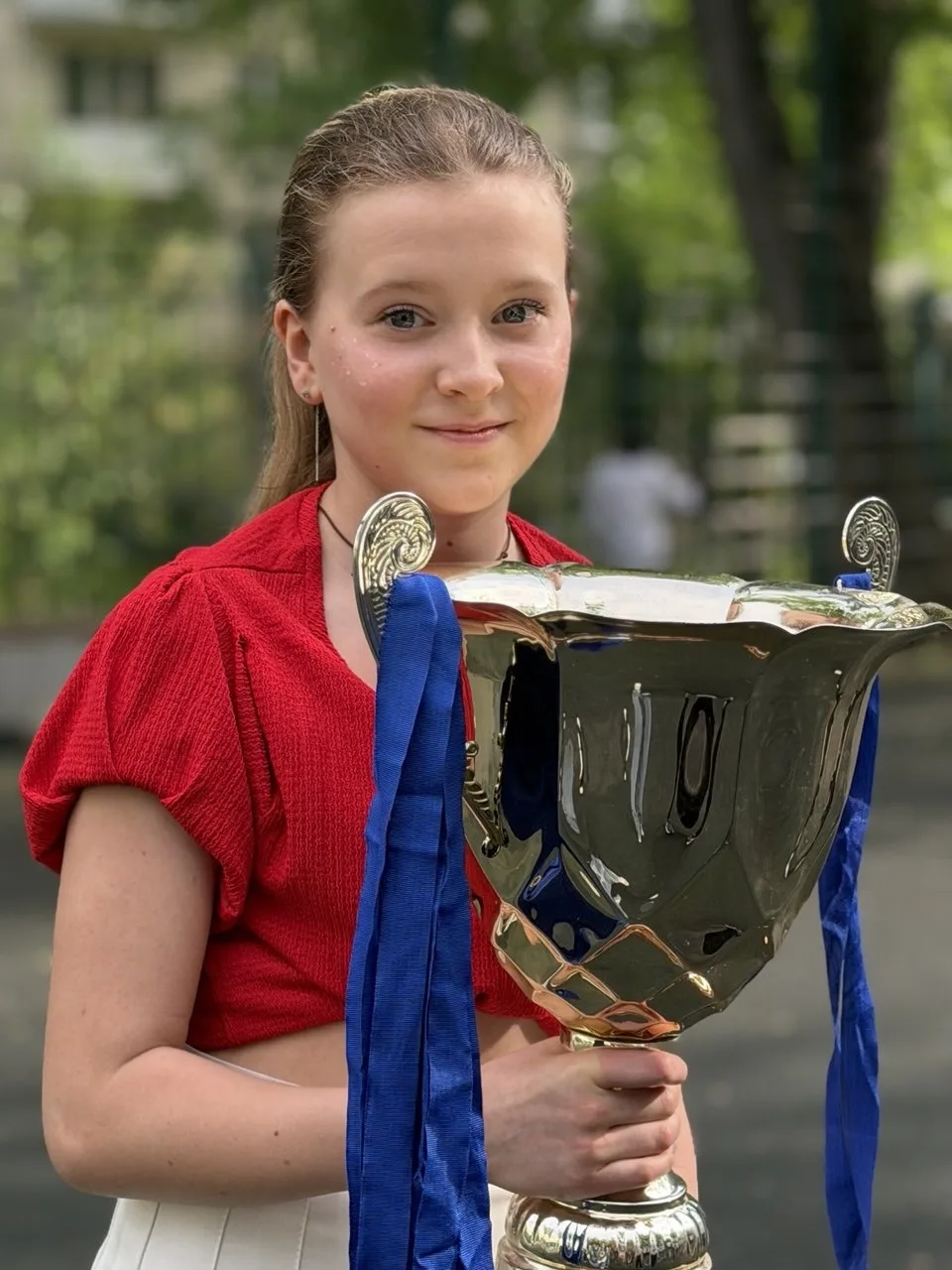 Встреча поколений на футбольном поле!  ⚽️ На школьном стадионе состоялся по-настоящему особенный мат