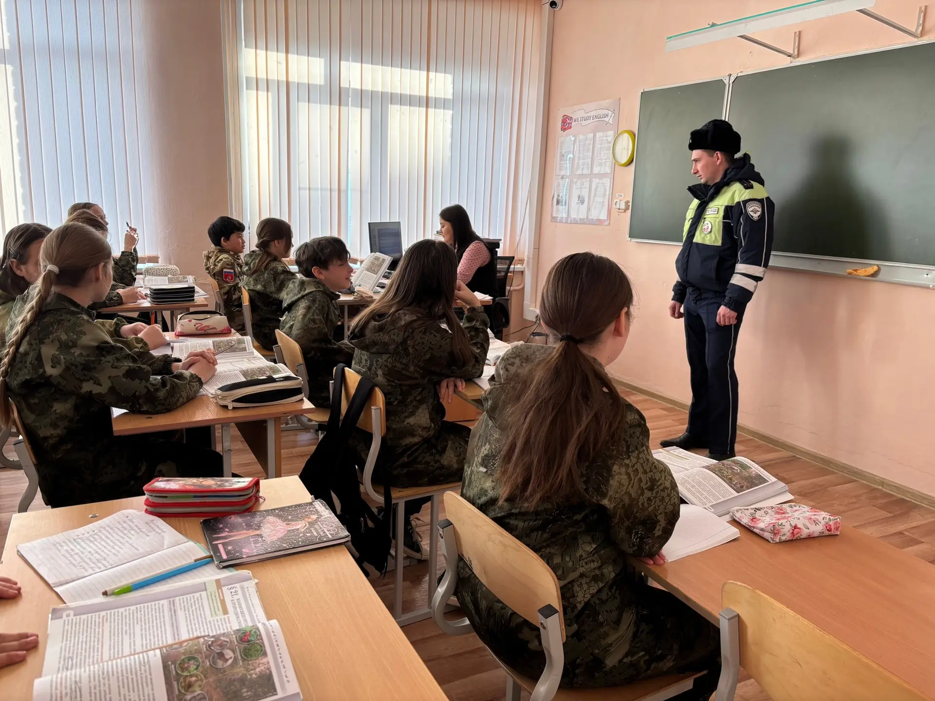 В Еткульской школе прошли важные беседы, направленные на профилактику дорожно-транспортного травмати