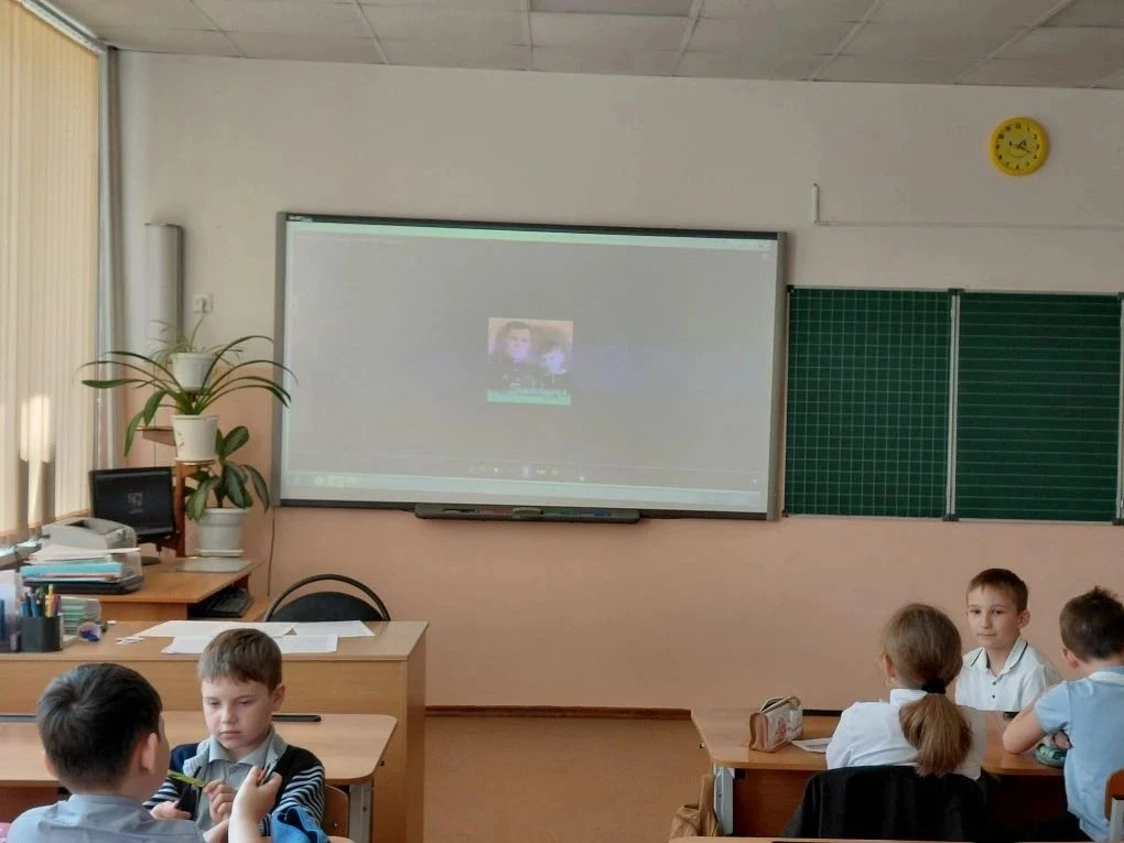 8 мая советником директора по воспитанию вместе с учителями Орлят для обучающихся 2 кла...