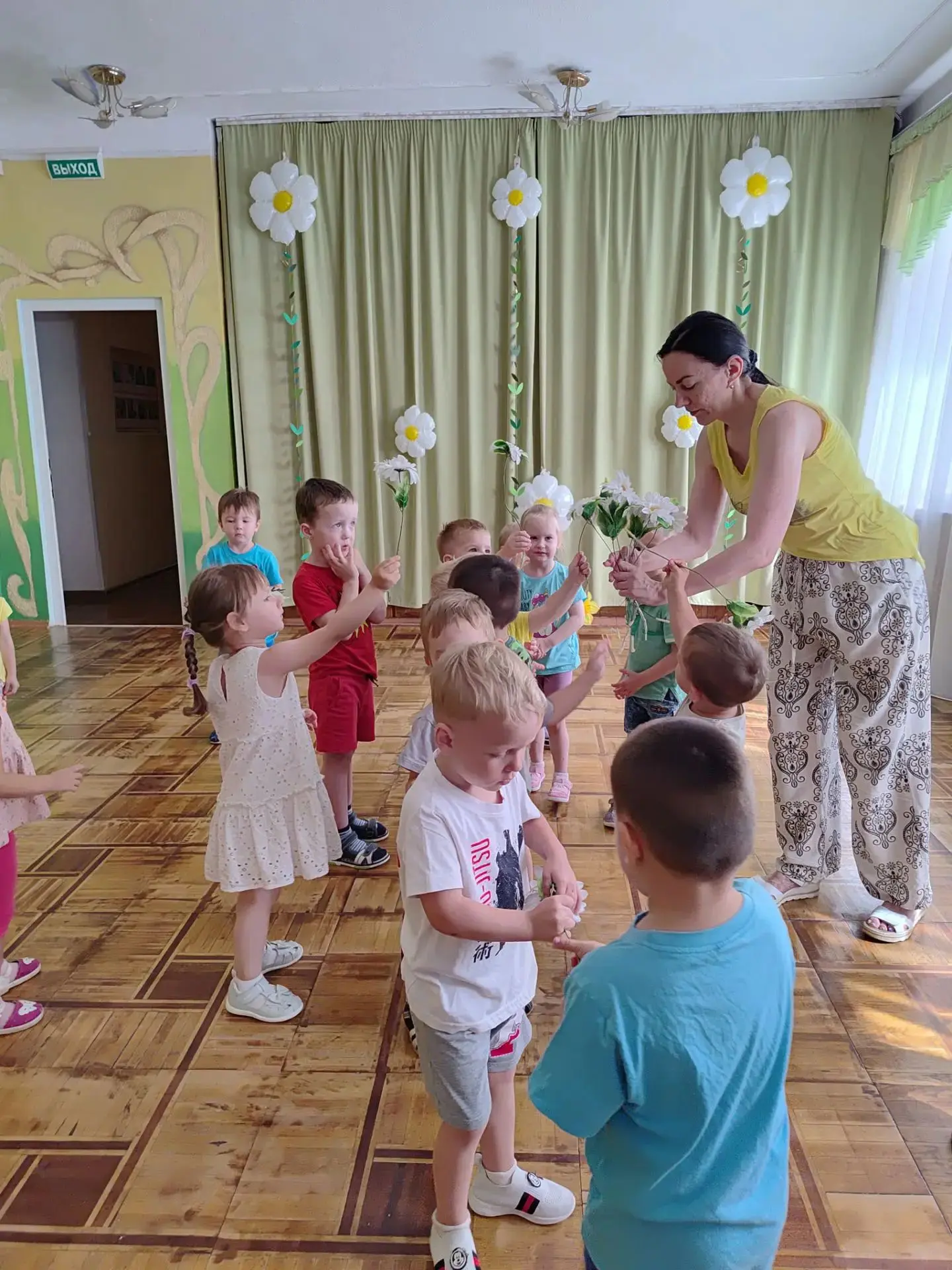 🐻 Косолапый Гость🐻 

Ура, наши дорогие родители! 👋 Готовьтесь улыбаться от души, потому что сегод