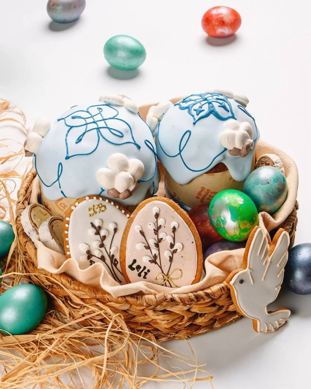🥚 Подборка заведений, где можно купить куличи к Пасхе  Держите список: ❤️ «Lali» / Проспект Революци