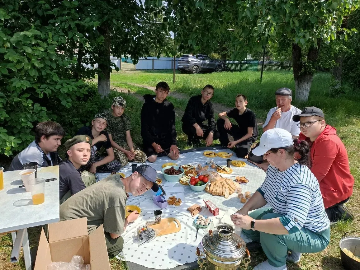 Мәктәптә хәрби-кыр җыеннары узды

Хәзерге көндә мәктәбебездә өч көнлек хәрби-кыр җыеннары бара. Бу ч