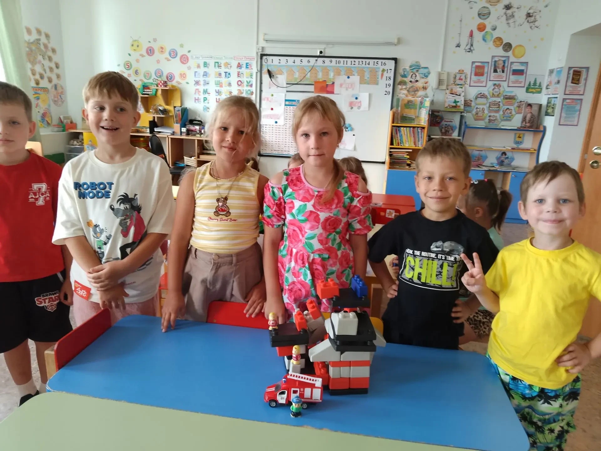 Знакомство с профессией строителя прошло весело и увлекательно! 🎉Ребята беседовали о п...
