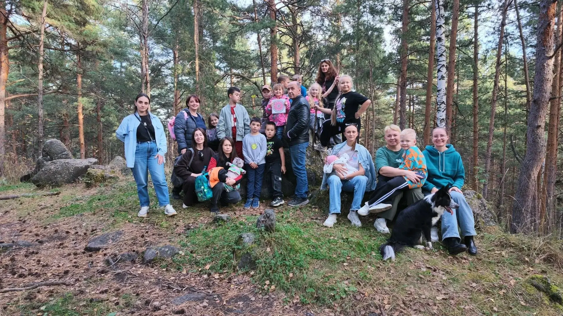 📅 В прошлые  выходные 1 "Ж" класс совершил поход по нашему Родному Уктусу.