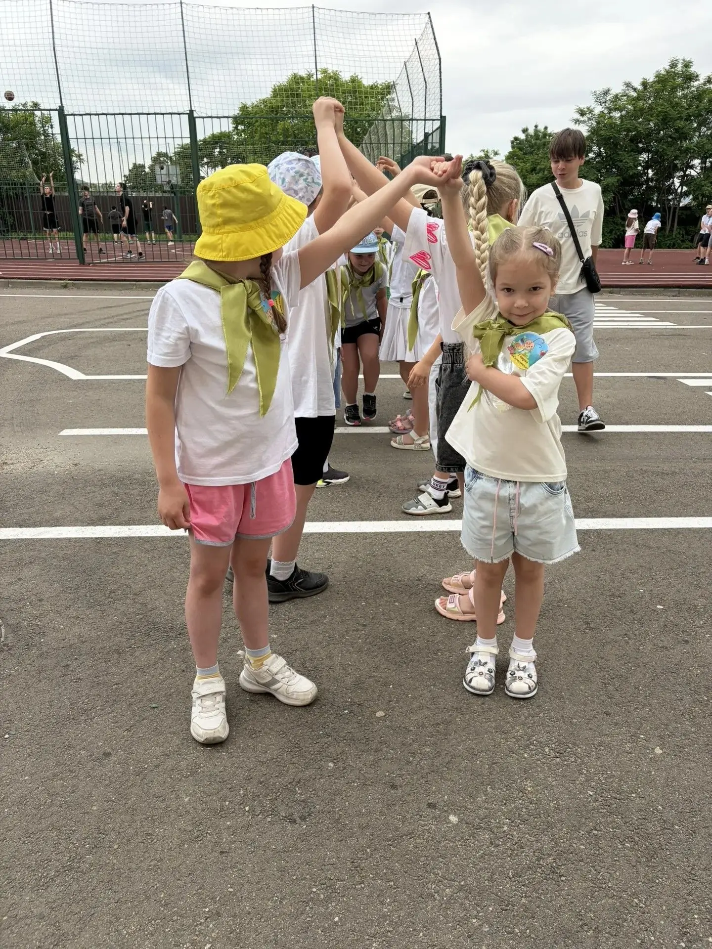 ☀️ Доброе утро, лагери "Лукоморье" и "Лидеры Детства"!
День начинается с движения, улыбок и отличног