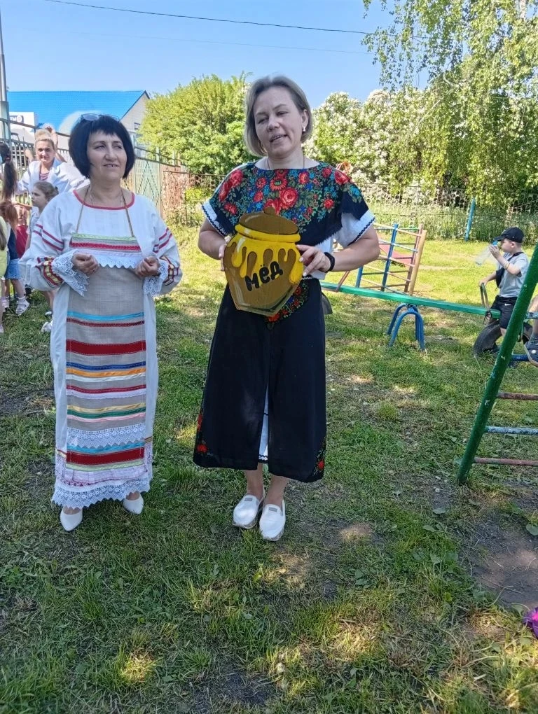 Приобщение детей к русской народной культуре — важная задача дошкольного воспитания. В ...