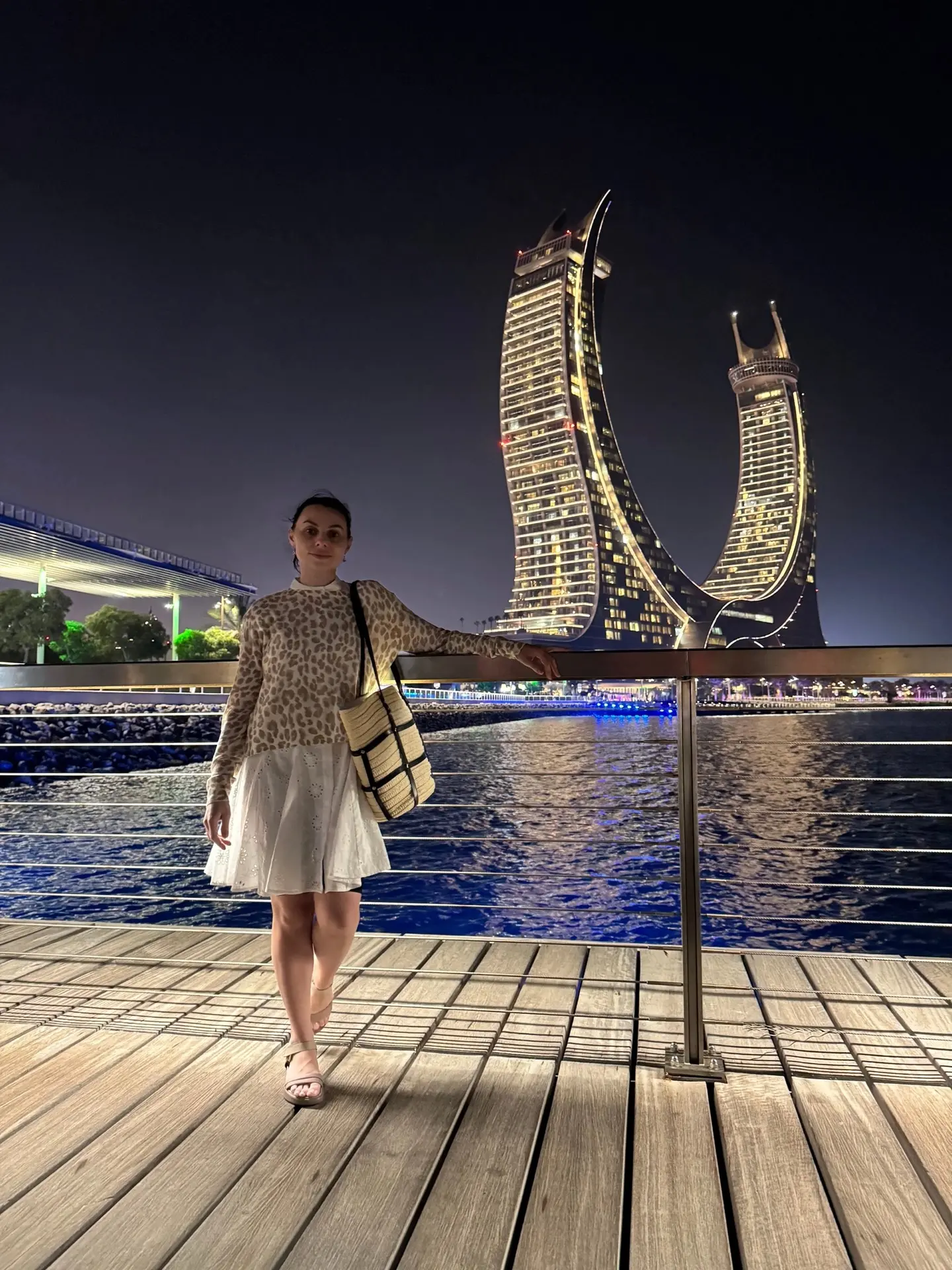 Ну и конечно, Katara Towers в виде полумесяца - узнаваемый символ Катара. 🇶🇦