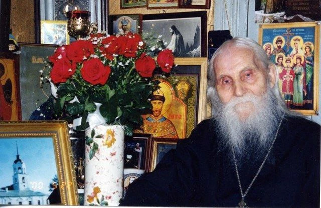 Один мудрый человек сказал:  «Счастье не в том, чтобы быть счастливым самому, а в том, чтобы делать 