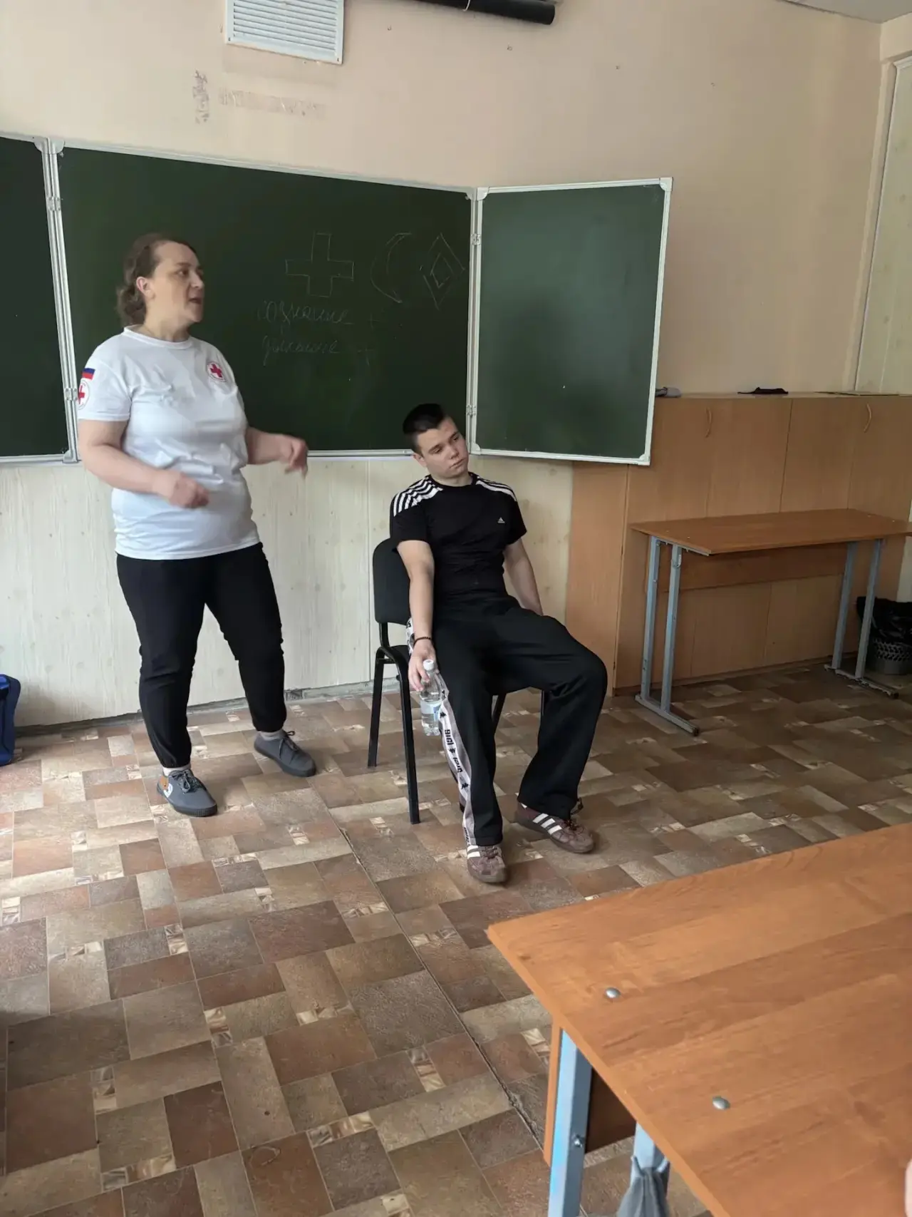 🩹 Мастер‑класс по оказанию первой помощи от Российского Красного Креста 🩹  На уроках ОБЗР для учащих