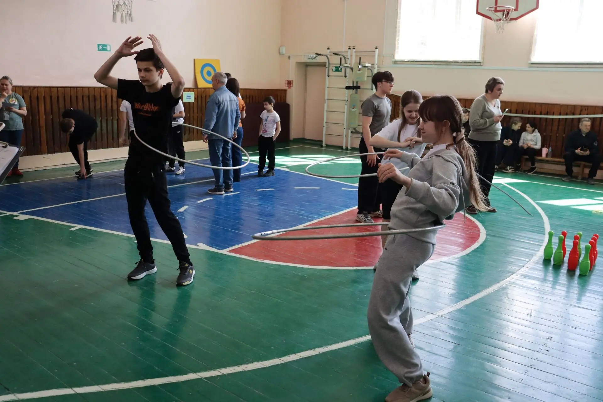 🤸Фестиваль "Движение - это жизнь" объединил ребят особой заботы  Школьники соревновались в спортивны