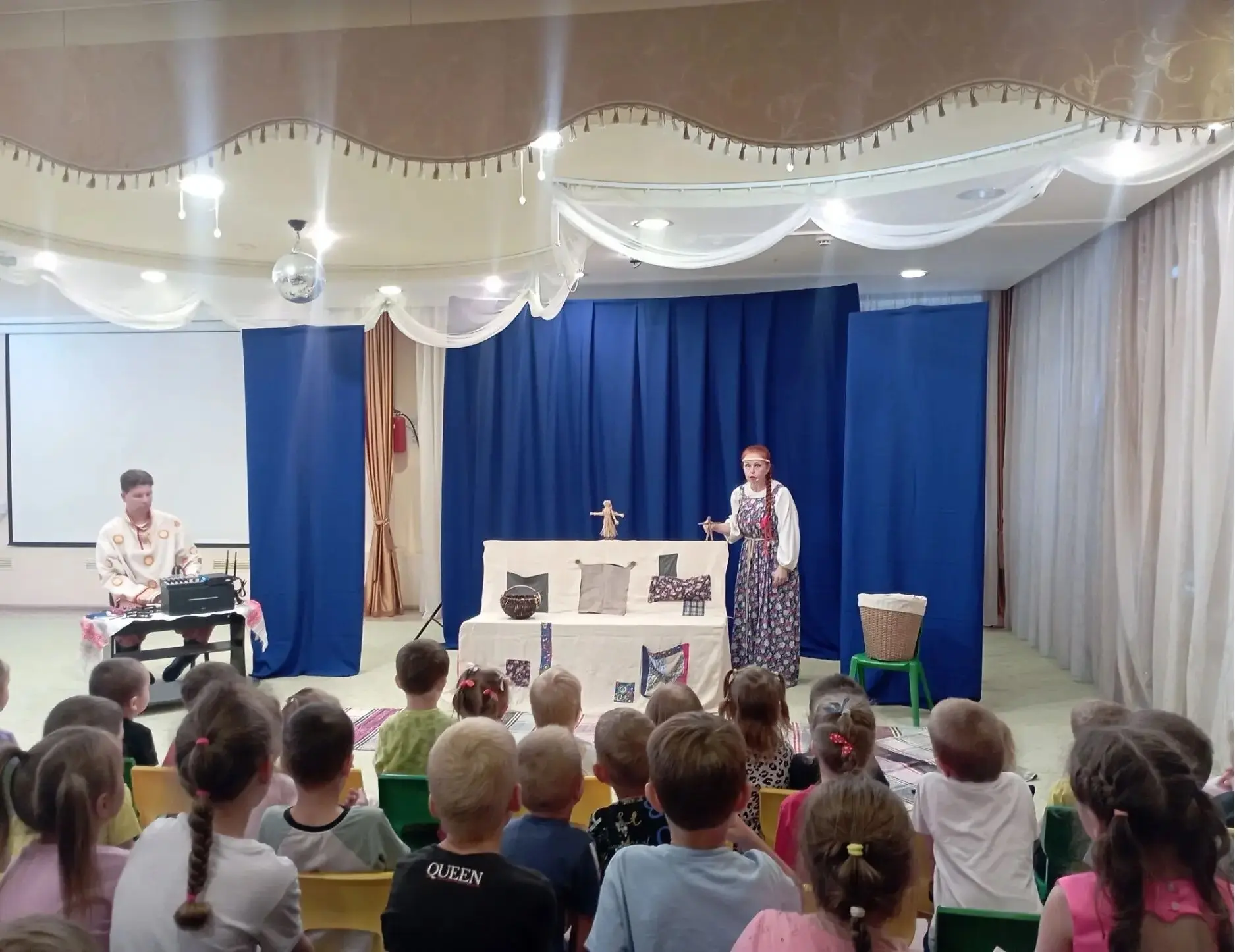 🎭 Сегодня в нашем детском саду был настоящий праздник!✨

К нам приехал удивительный "Театр на ладош